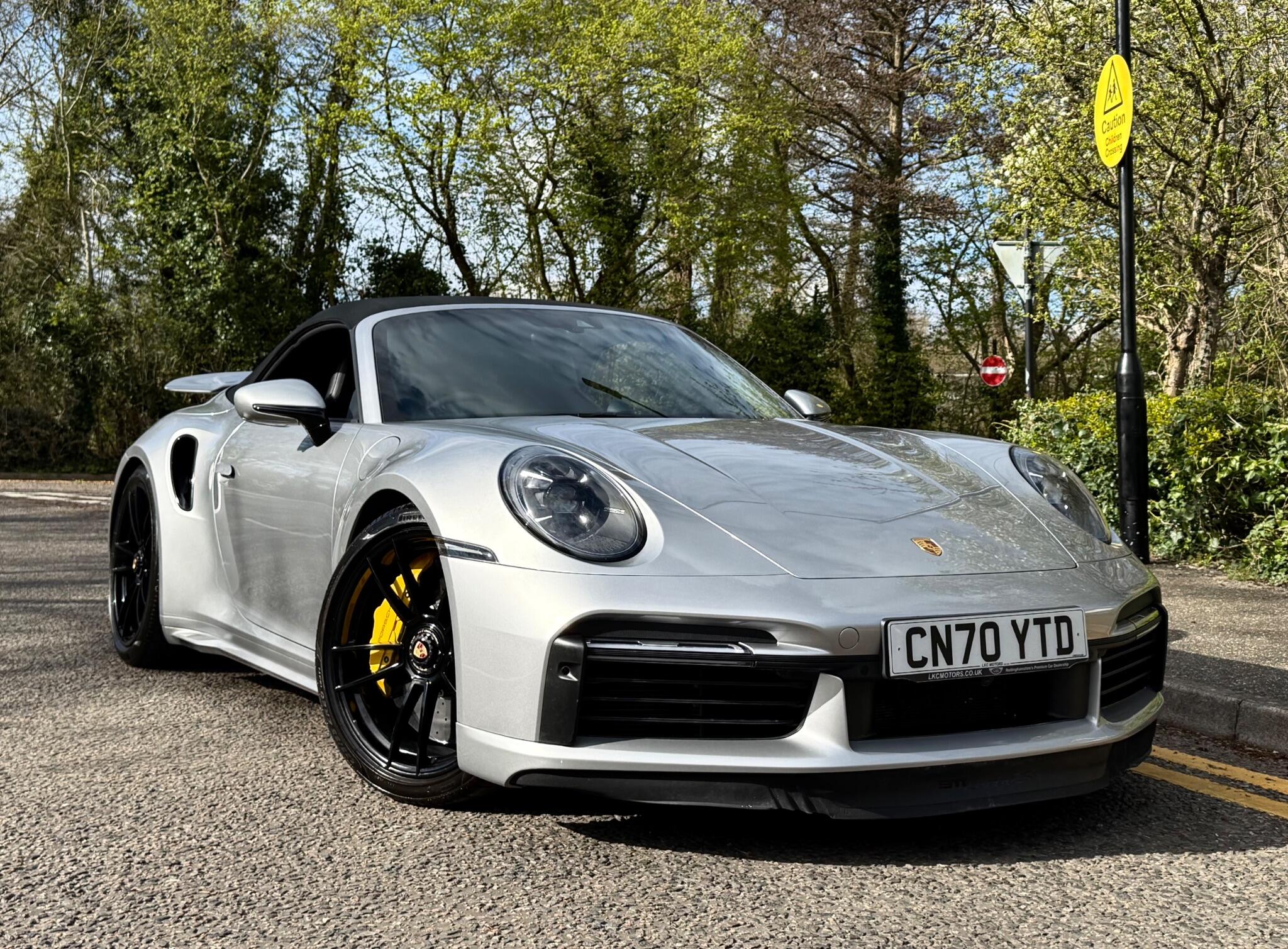 Porsche 911 view 9