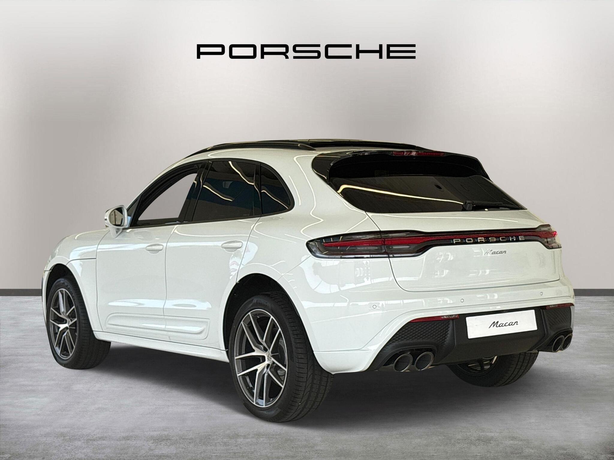 Porsche Macan view 5