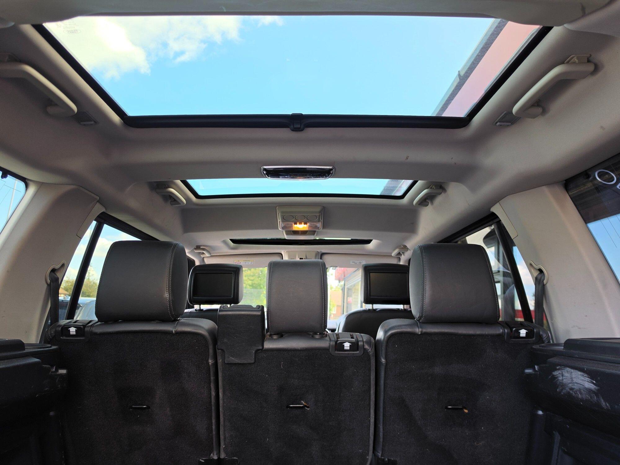 Land Rover Discovery view 14