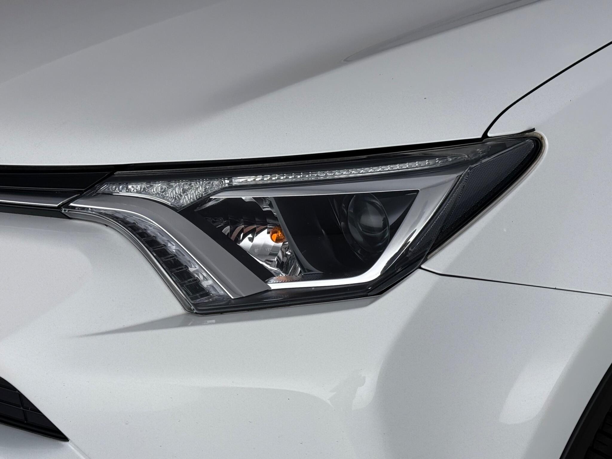 Toyota Rav4 view 12