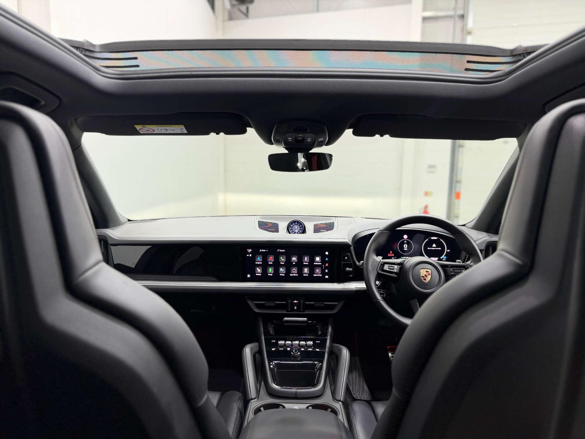 Porsche Cayenne view 16