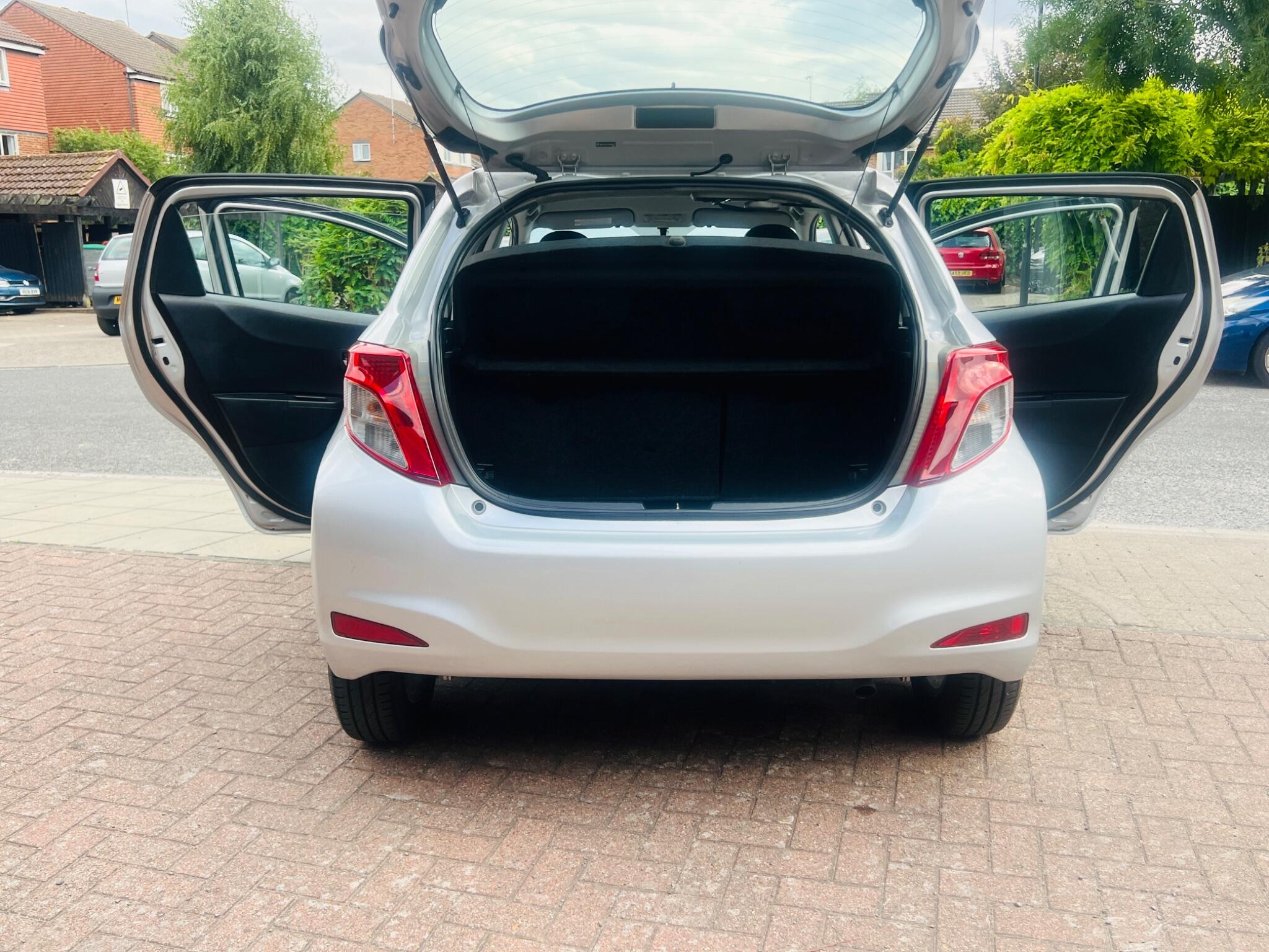 Toyota Yaris view 36