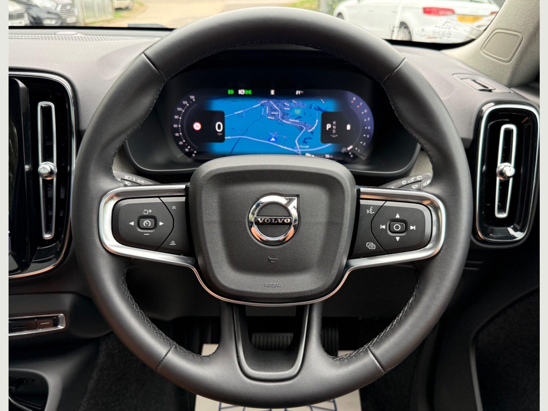 Volvo XC40 view 7
