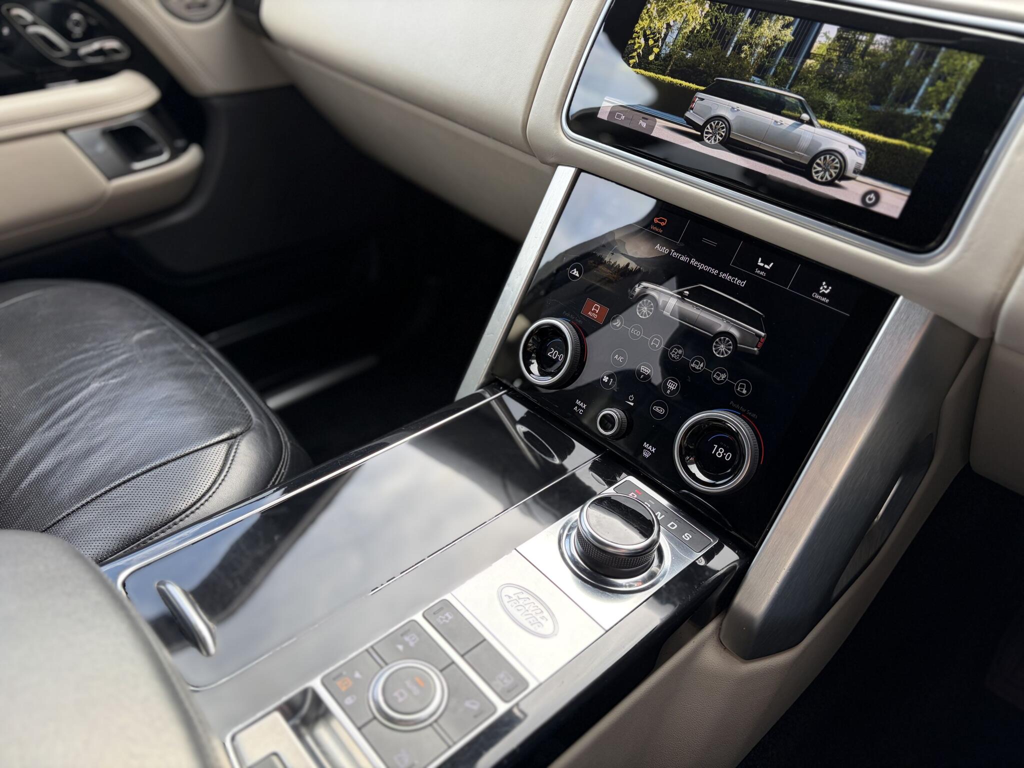 Land Rover Range Rover view 22