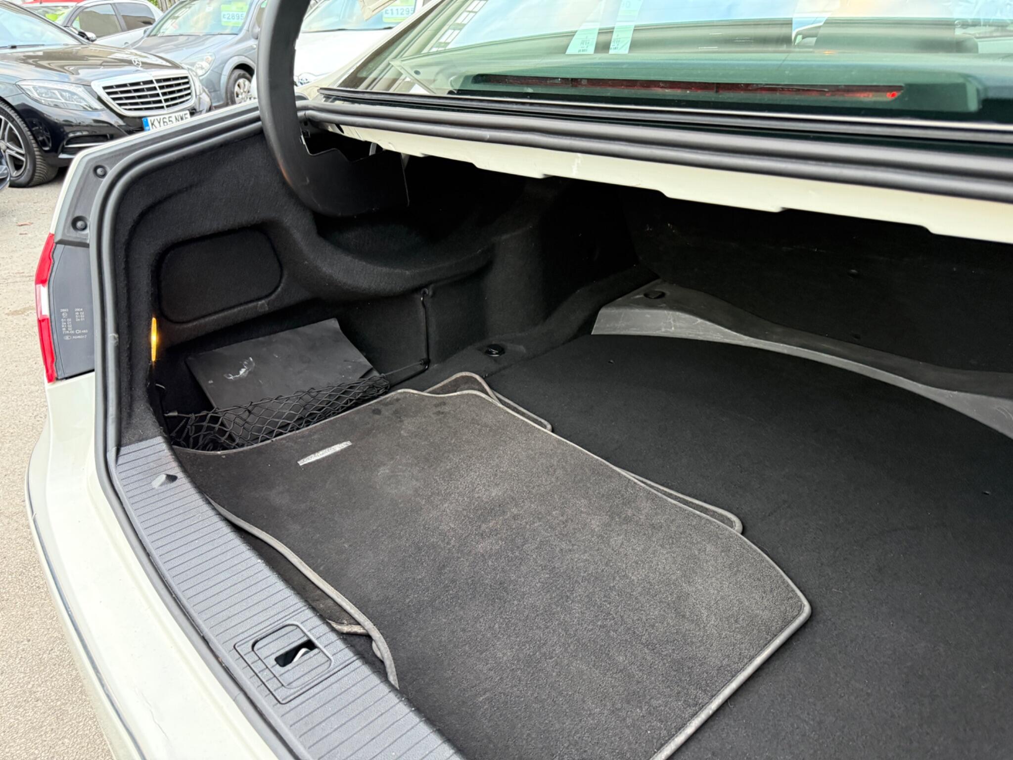 Mercedes-Benz E Class - Image 36