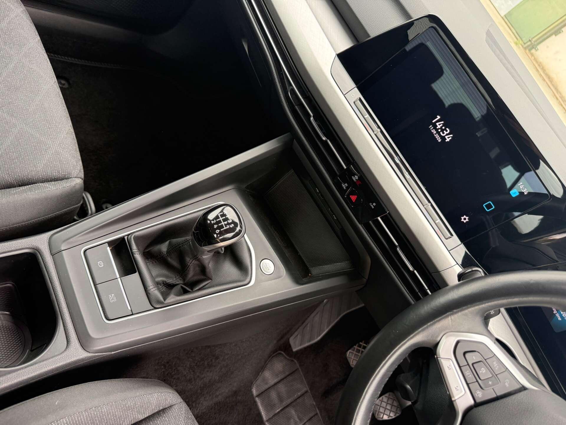 Volkswagen Golf view 13