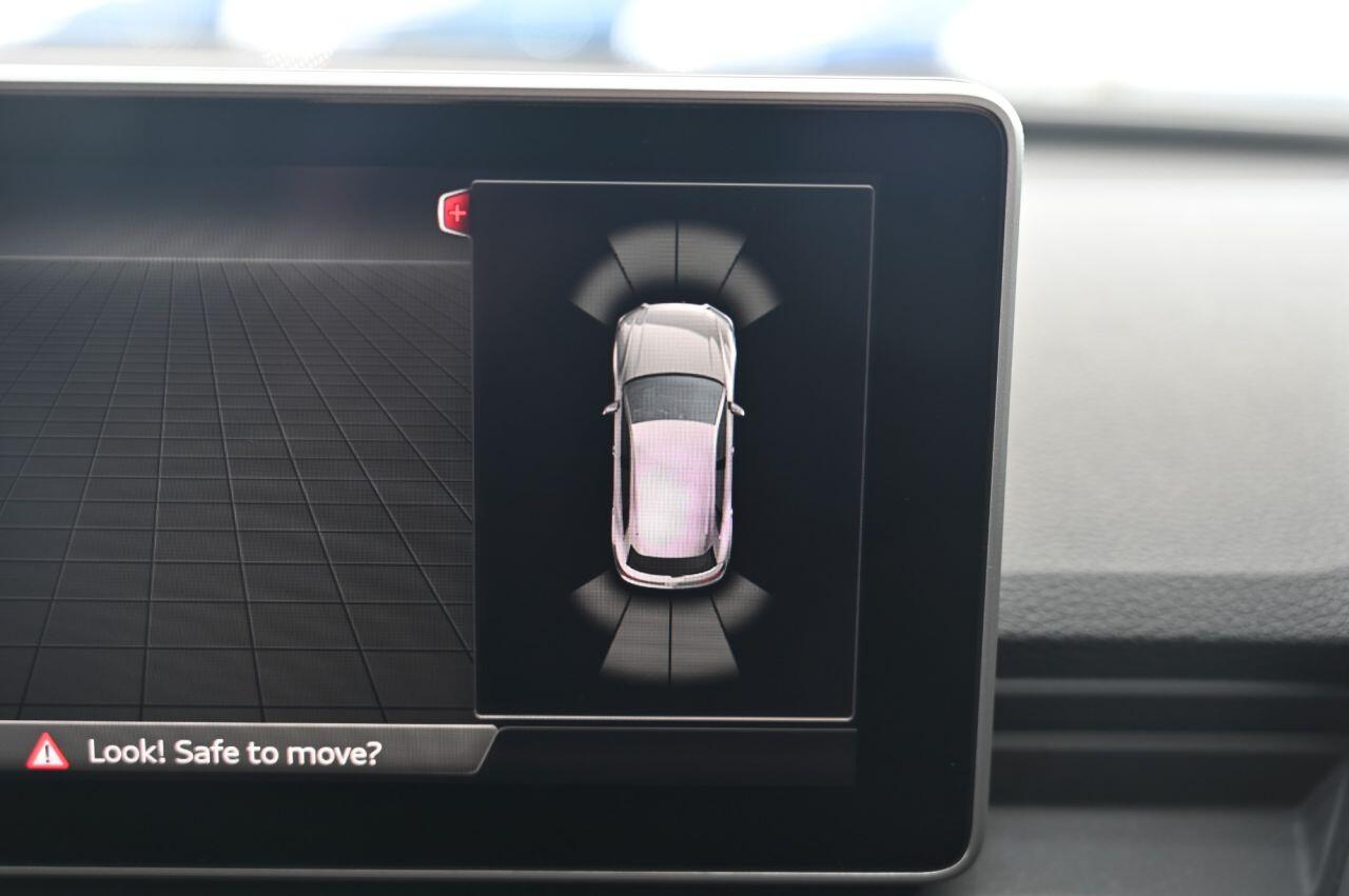 Audi Q5 view 32