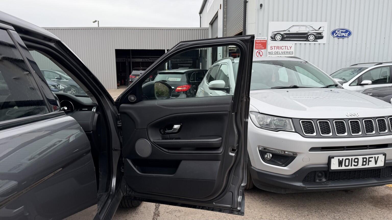 Land Rover Range Rover Evoque view 24