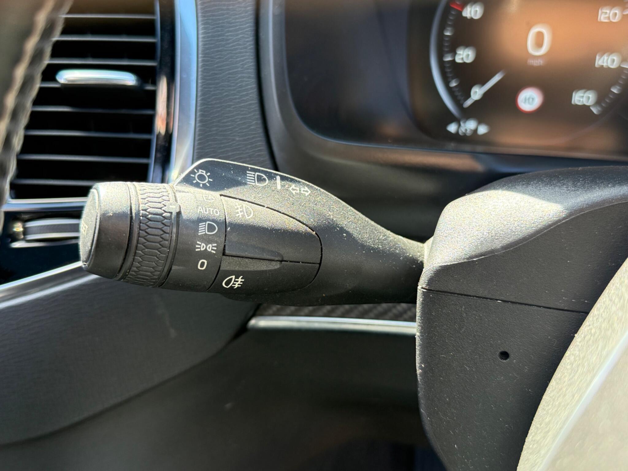 Volvo XC90 view 27