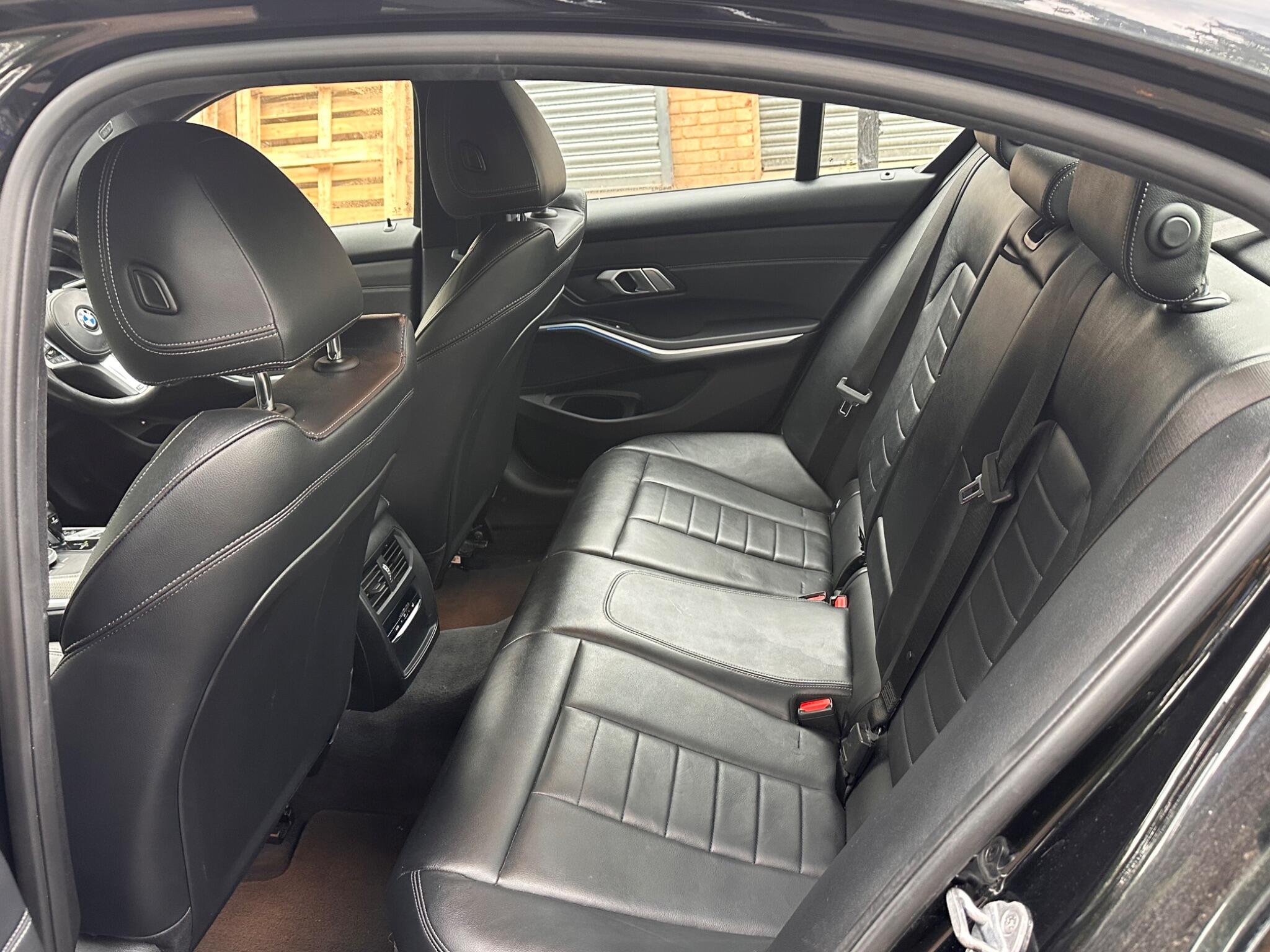 BMW 3 Series view 21