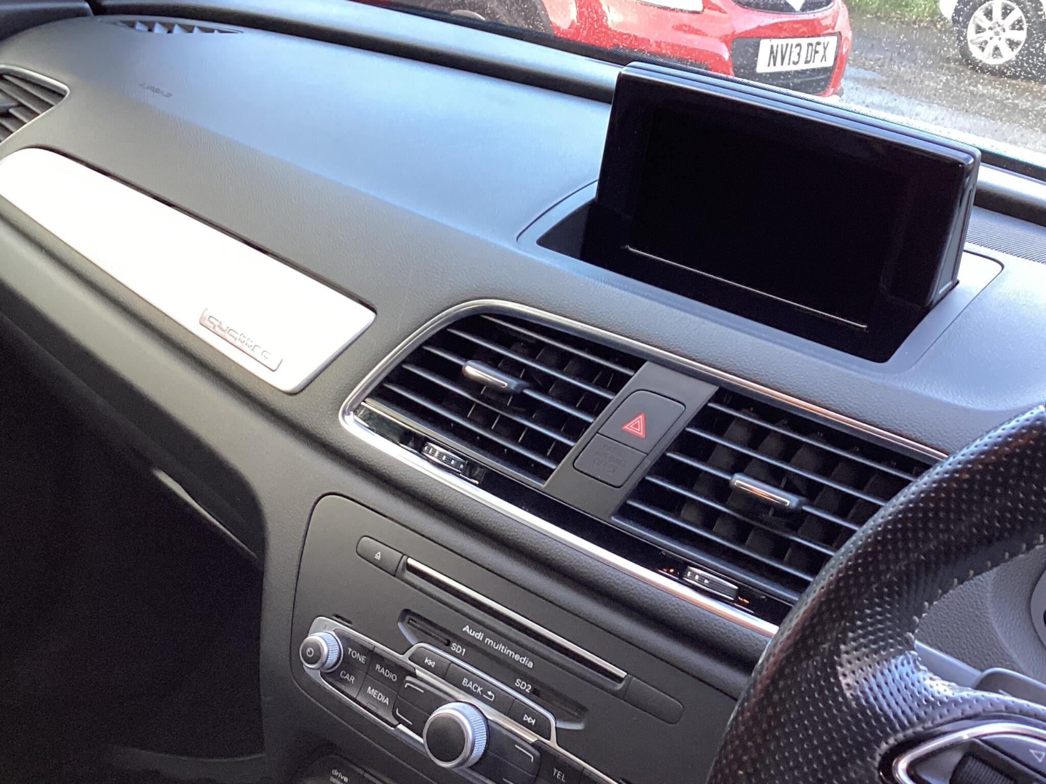 Audi Q3 view 22