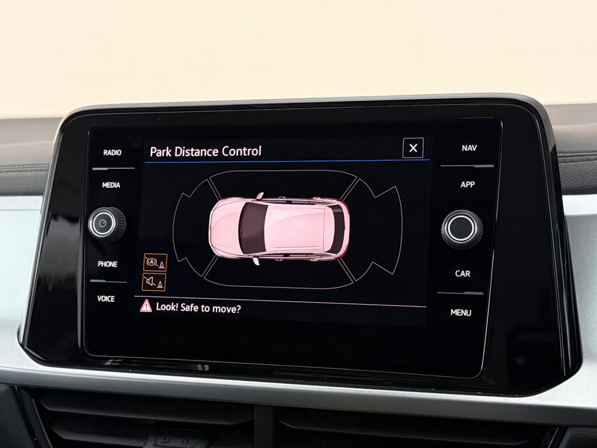 Volkswagen T-Roc view 29