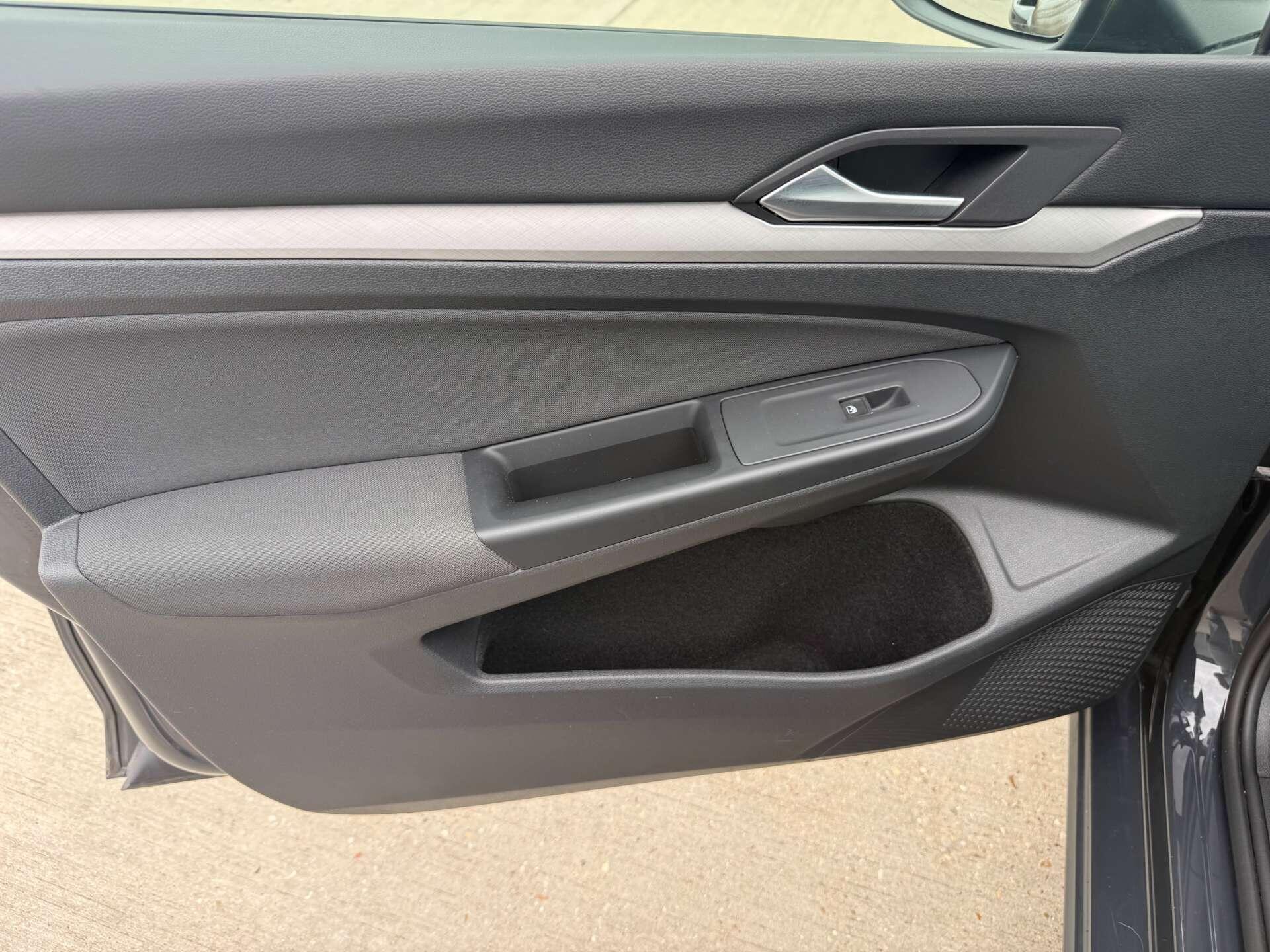 Volkswagen Golf view 28