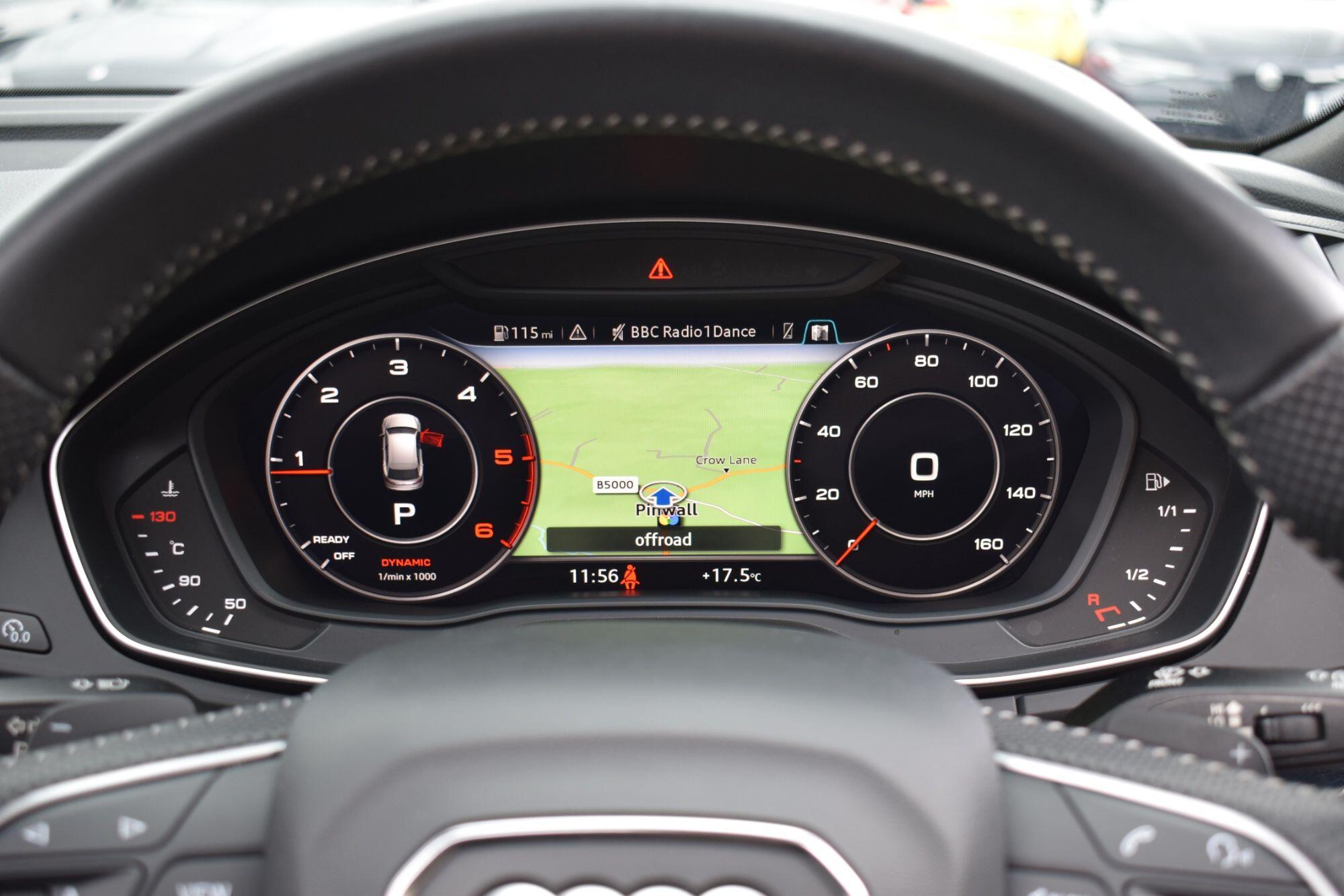 Audi Q5 view 11