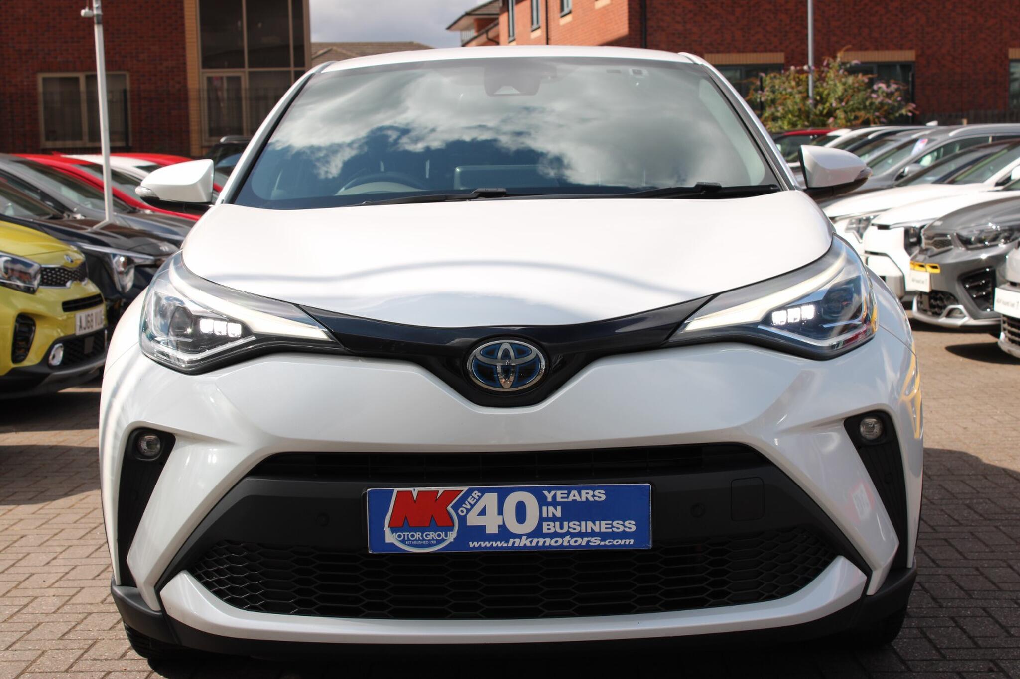 Toyota C-HR view 3