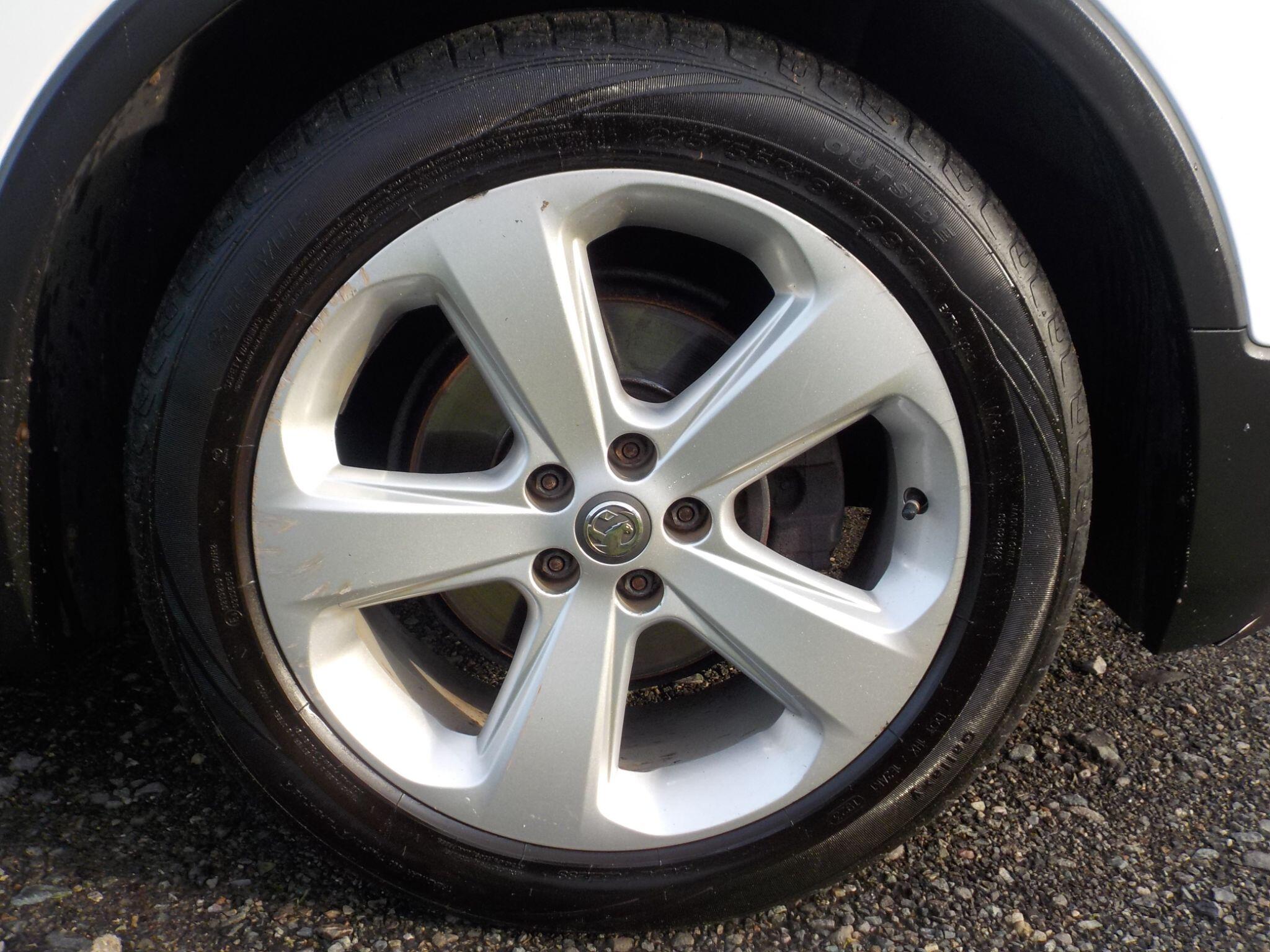 Vauxhall Mokka 1.7 CDTi Exclusiv 4WD Euro 5 (s/s) 5dr