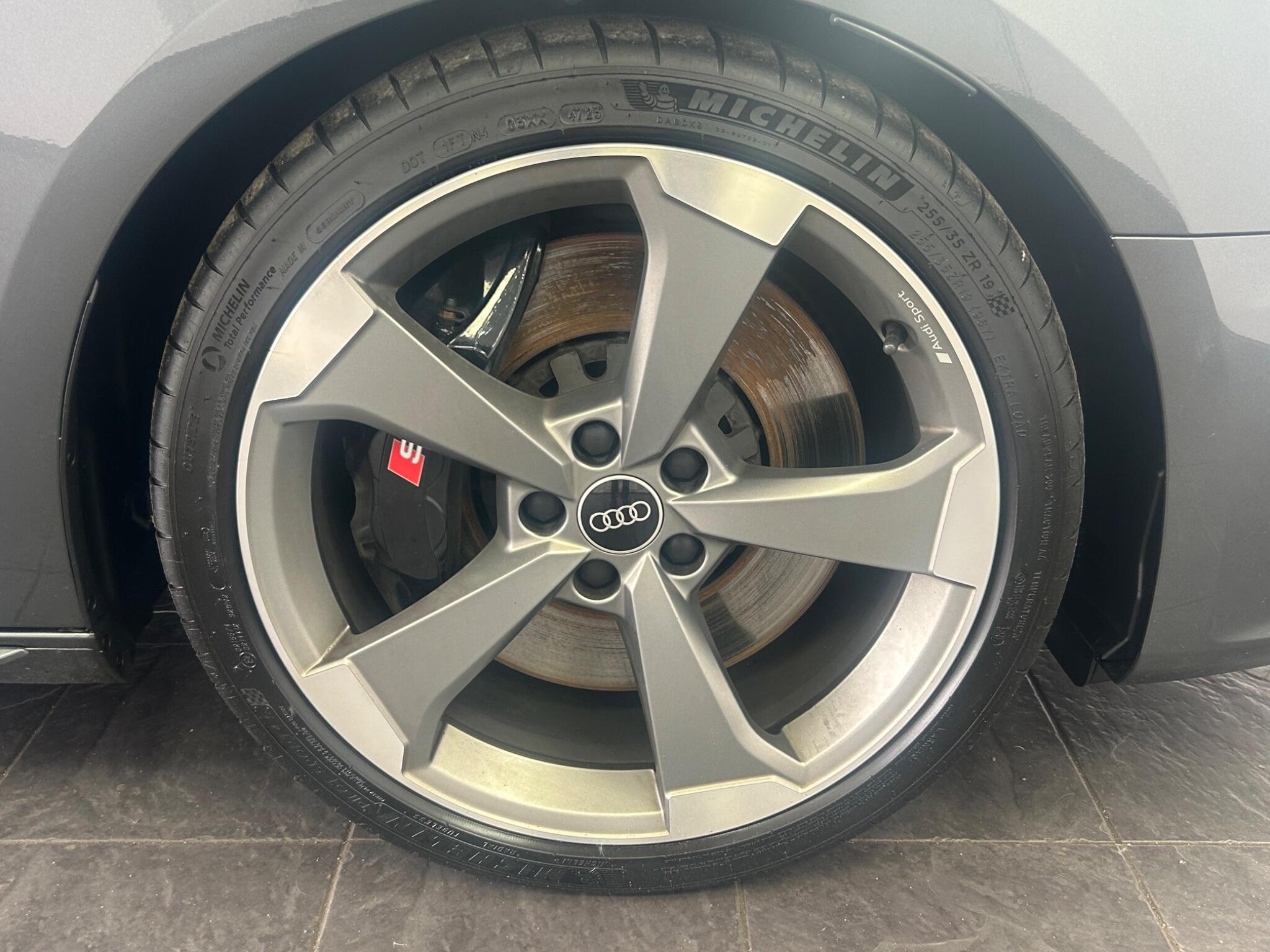 Audi S4 view 24