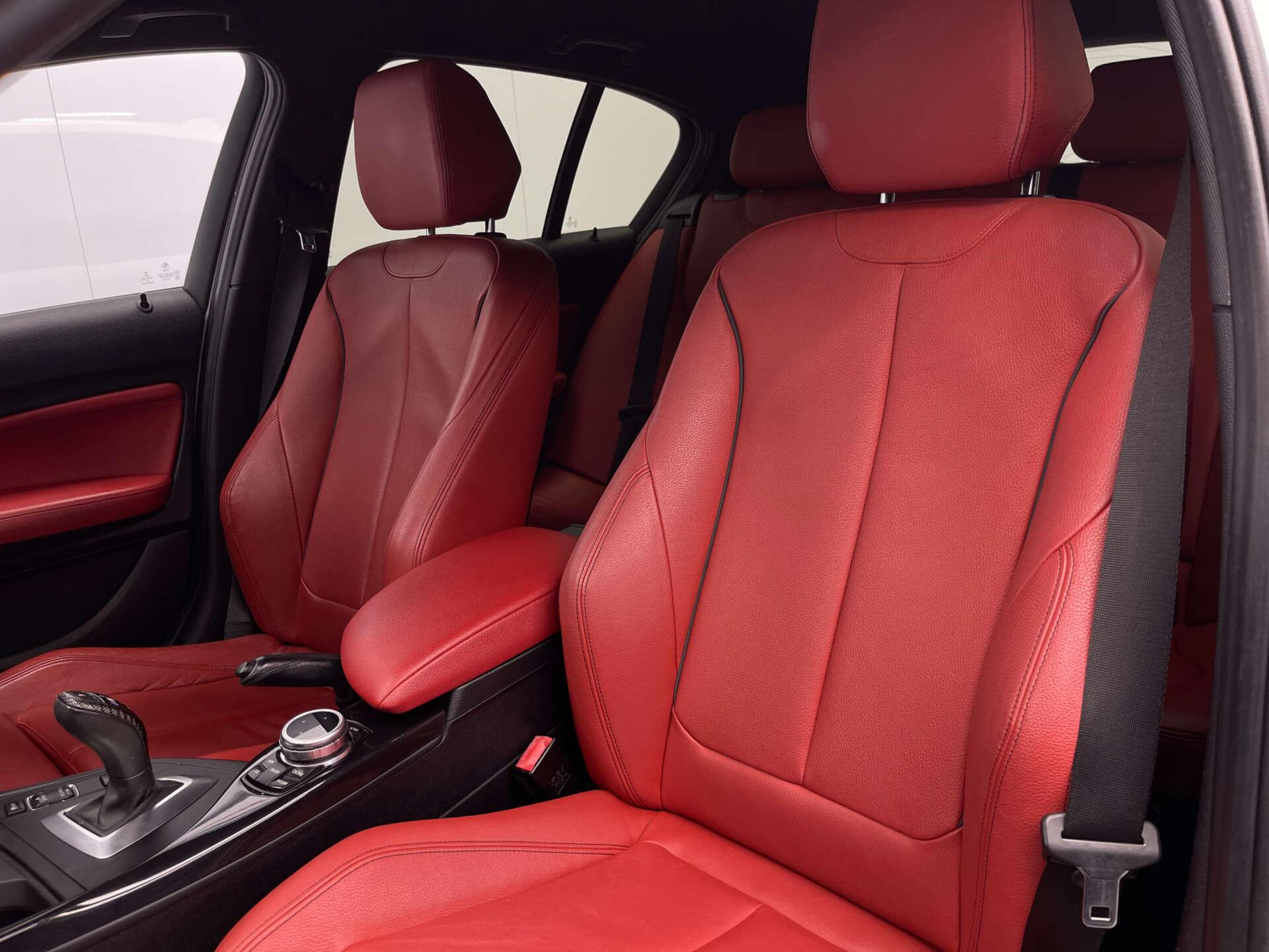 BMW 1 Series view 40