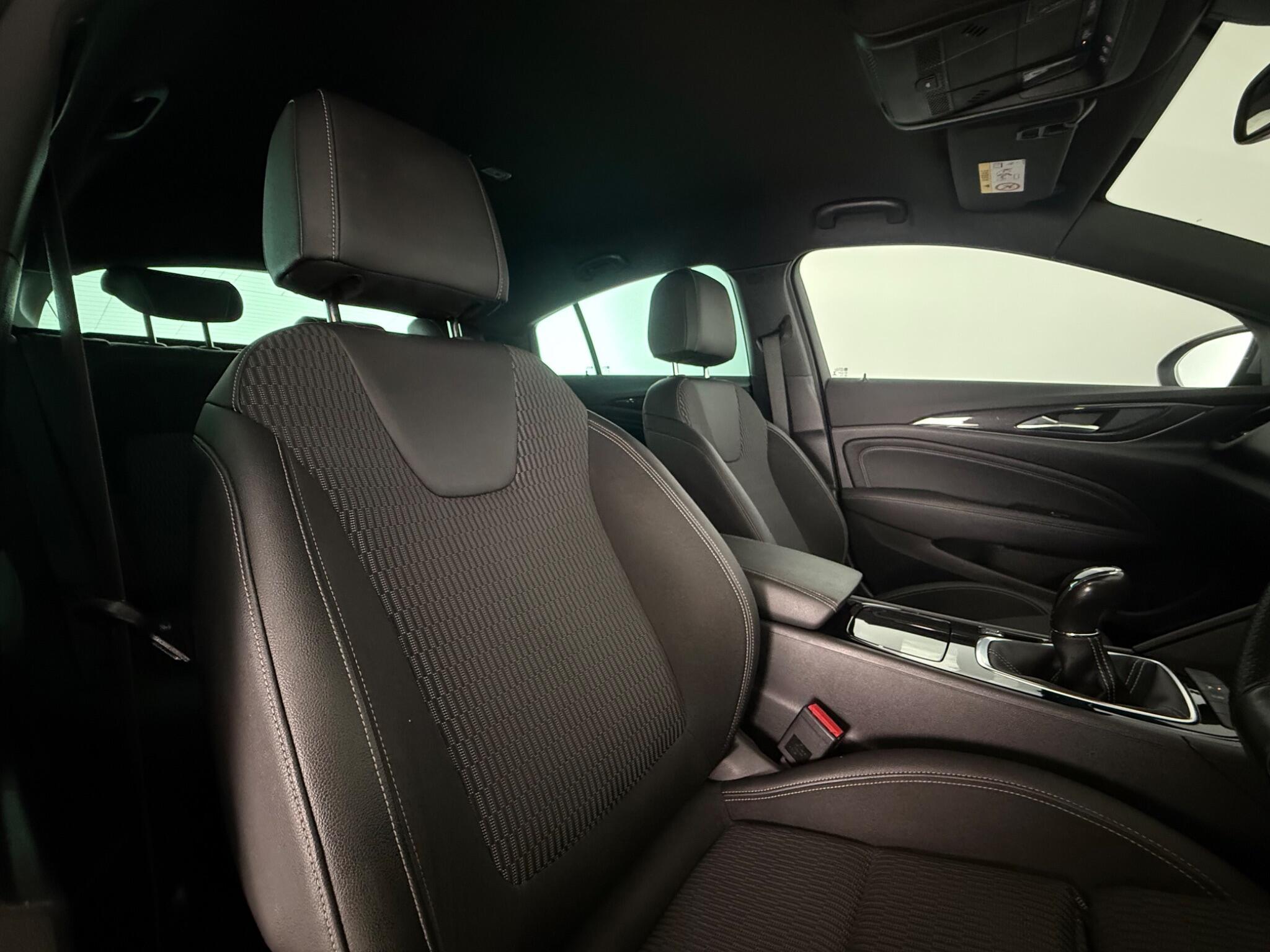 Vauxhall Insignia view 21