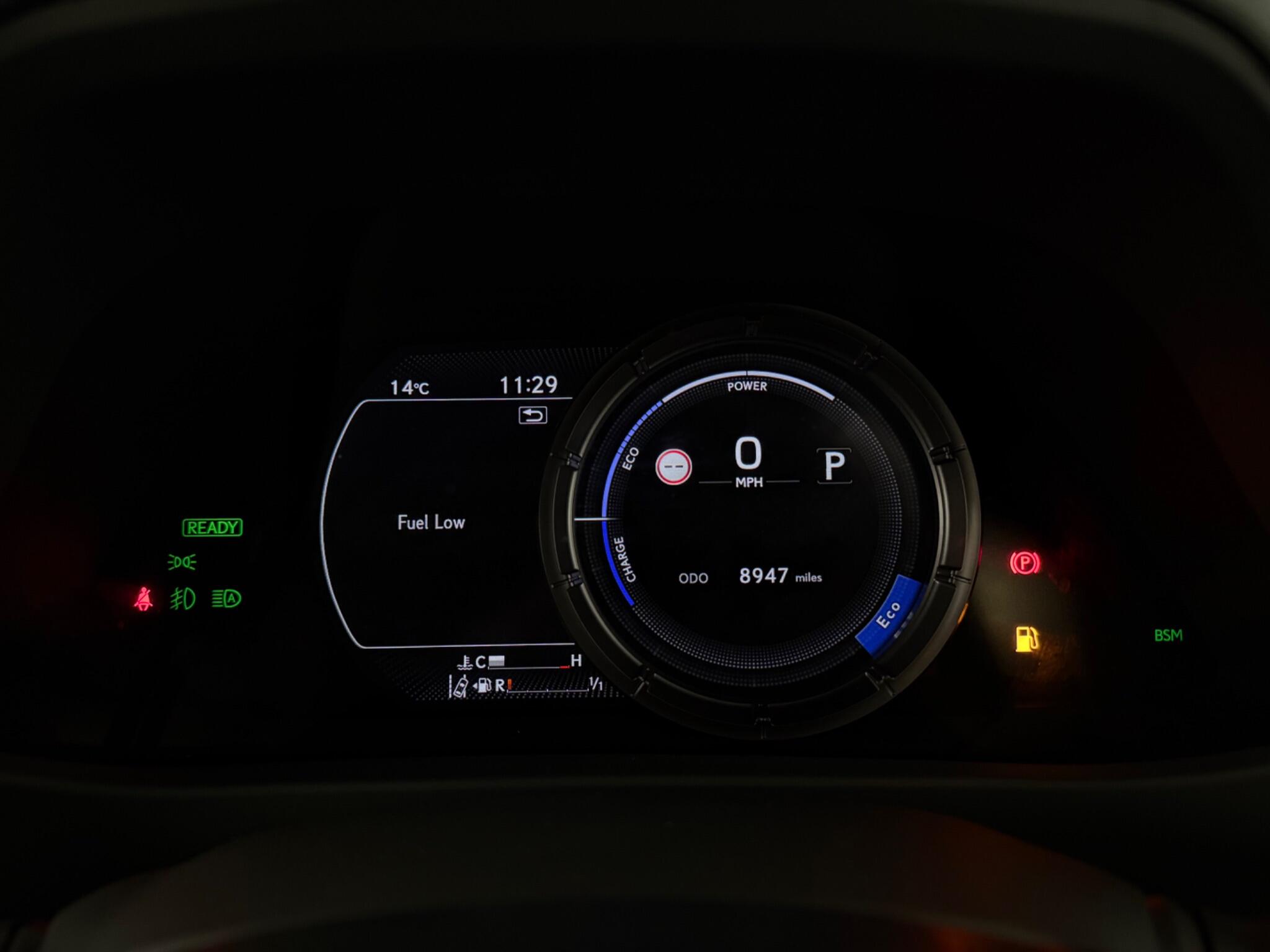 Lexus Ux view 16