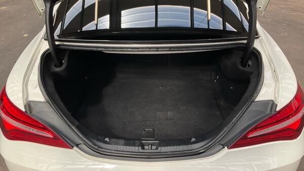 Mercedes-Benz Cla view 12