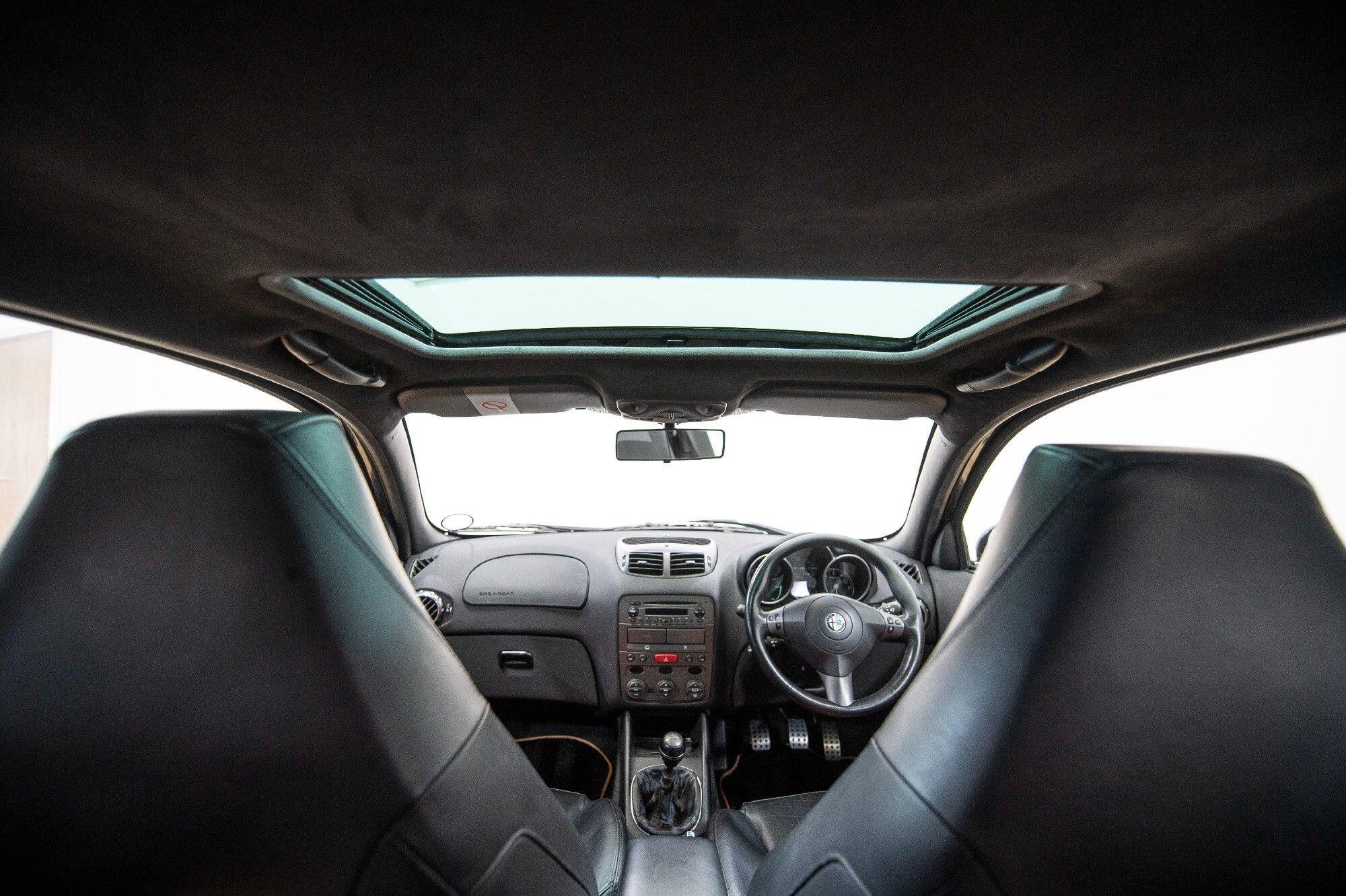 Alfa Romeo 147 view 7