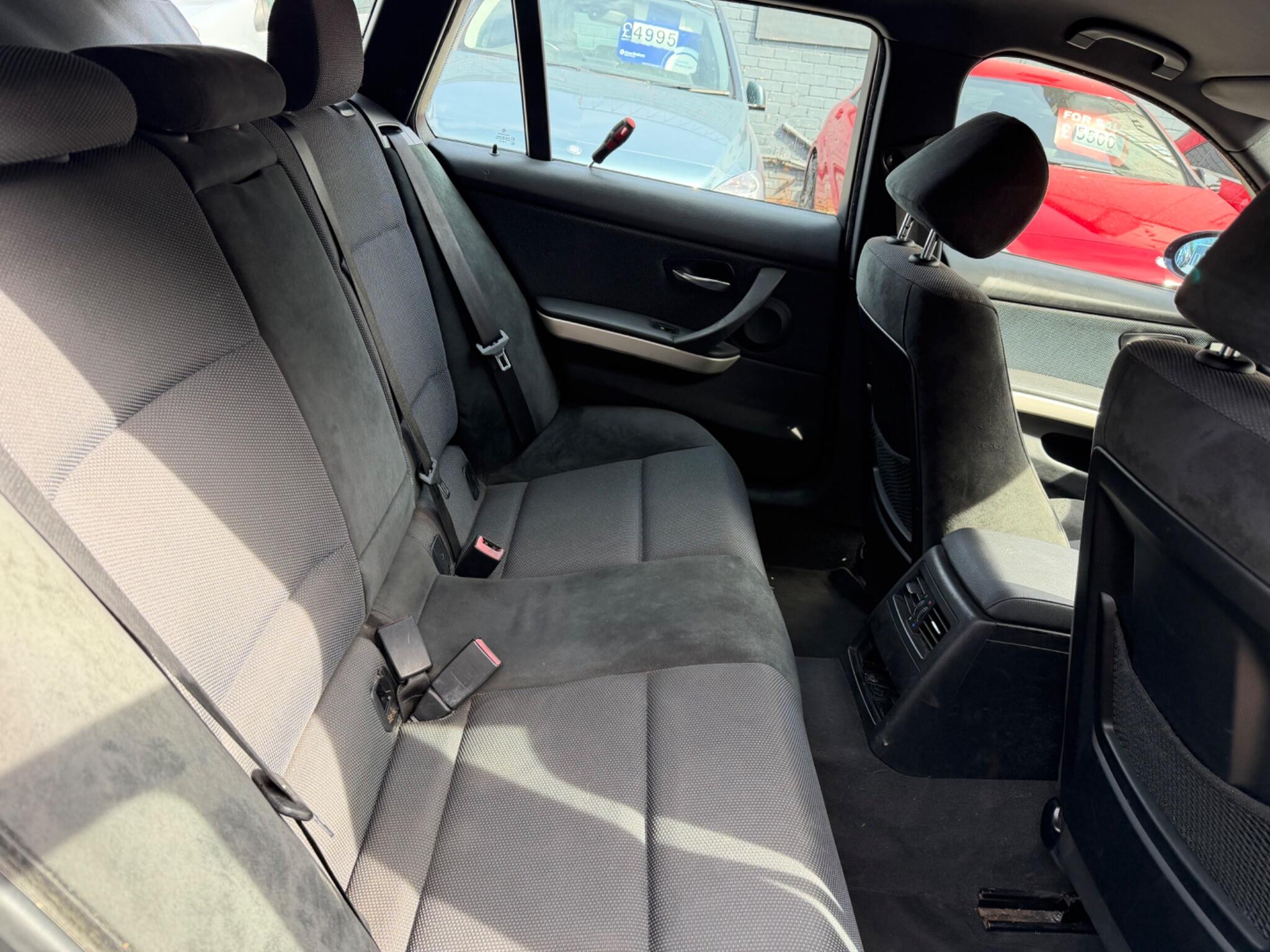 BMW 3 Series view 29