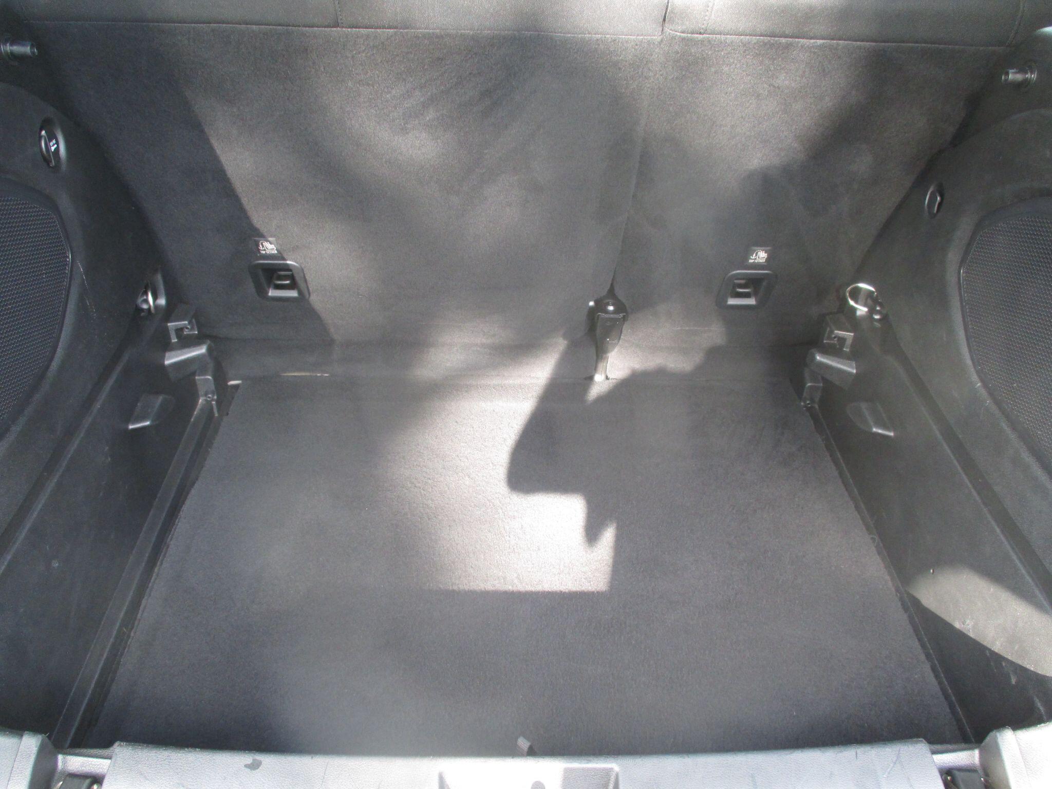 Jeep Renegade view 16