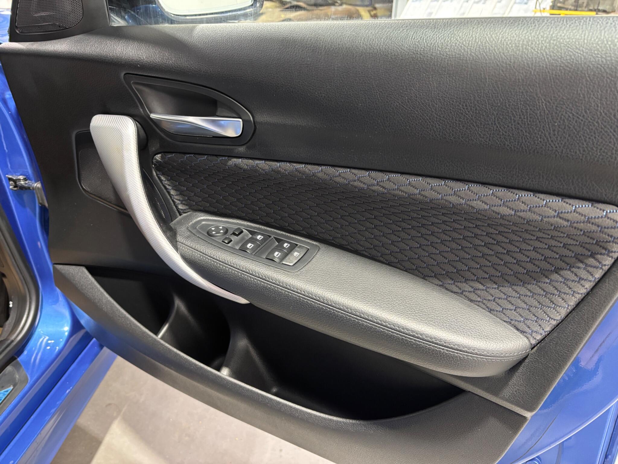 BMW 1 Series view 25