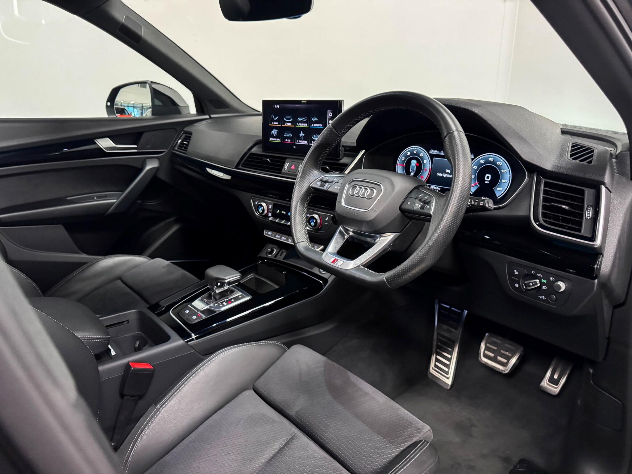 Audi Q5 view 33