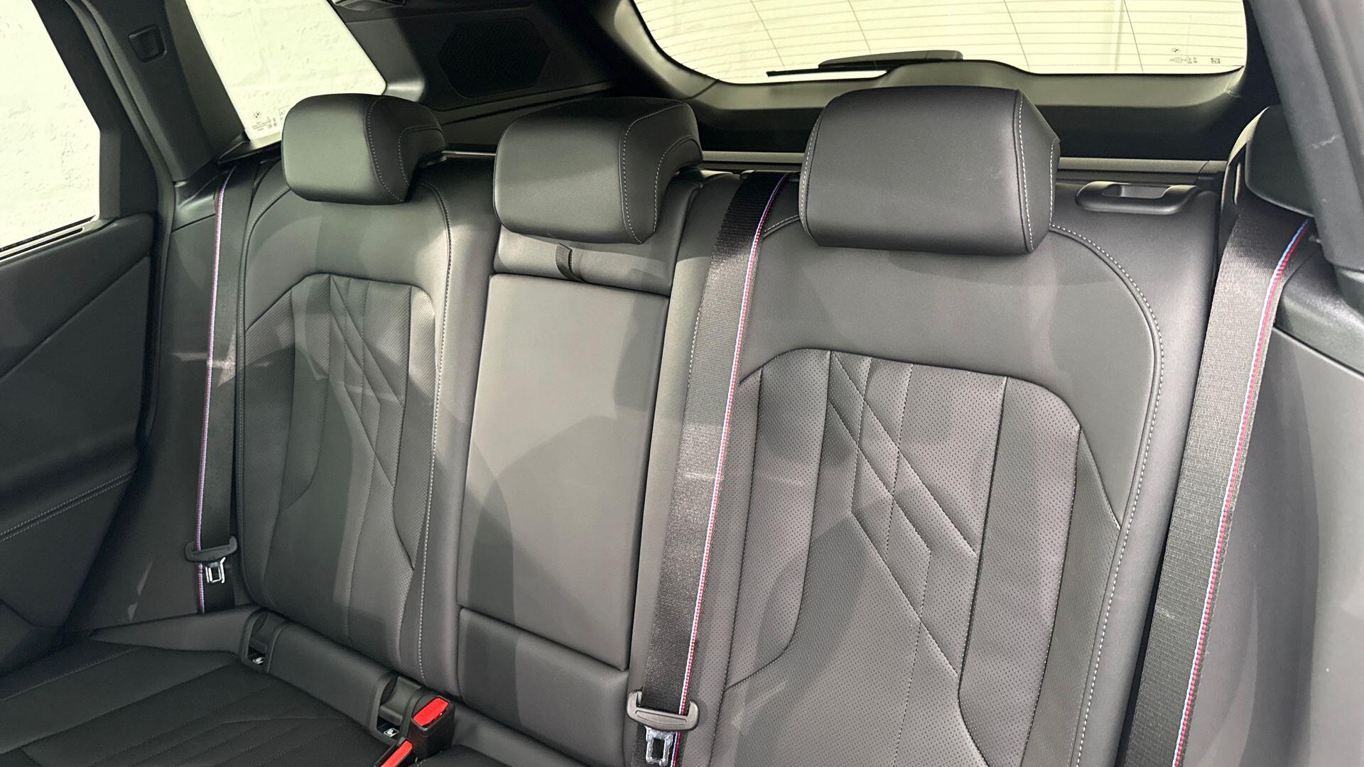 BMW X3 view 12