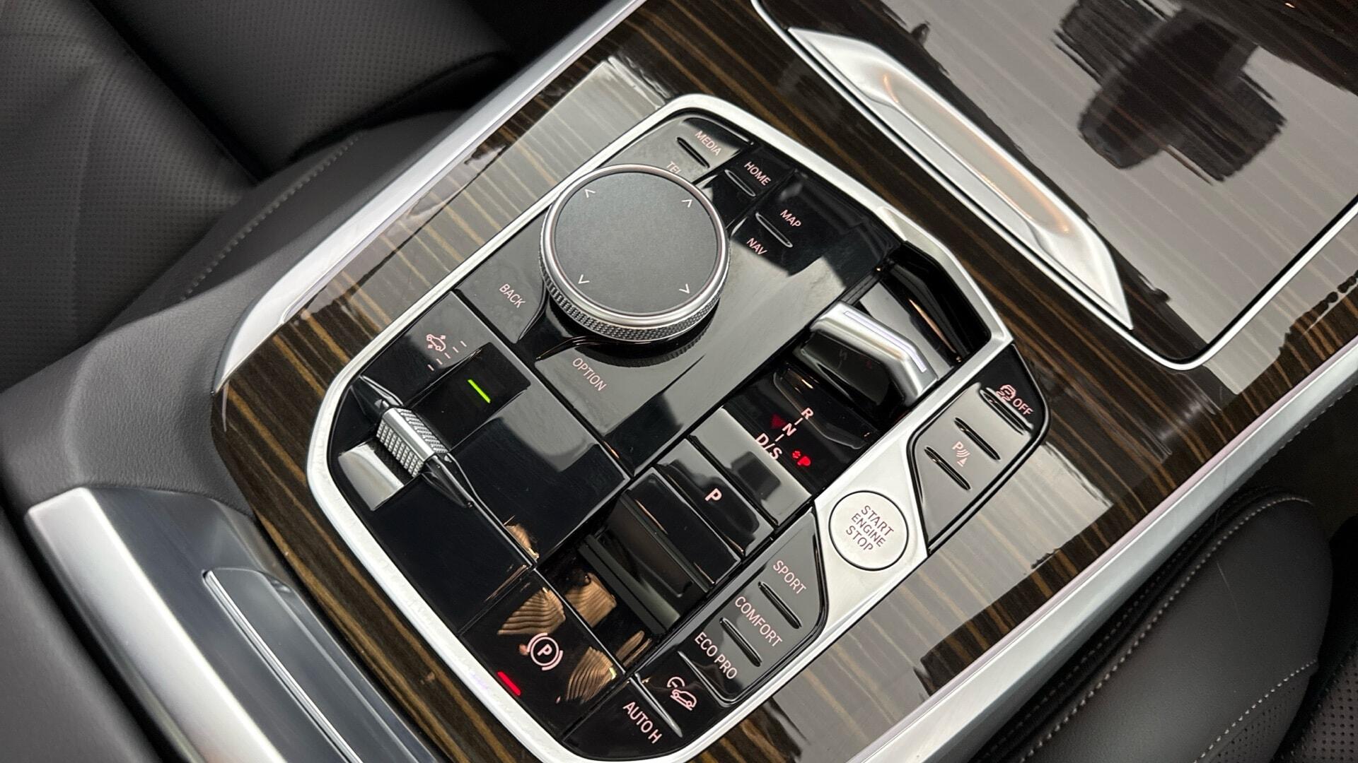 BMW X5 view 20