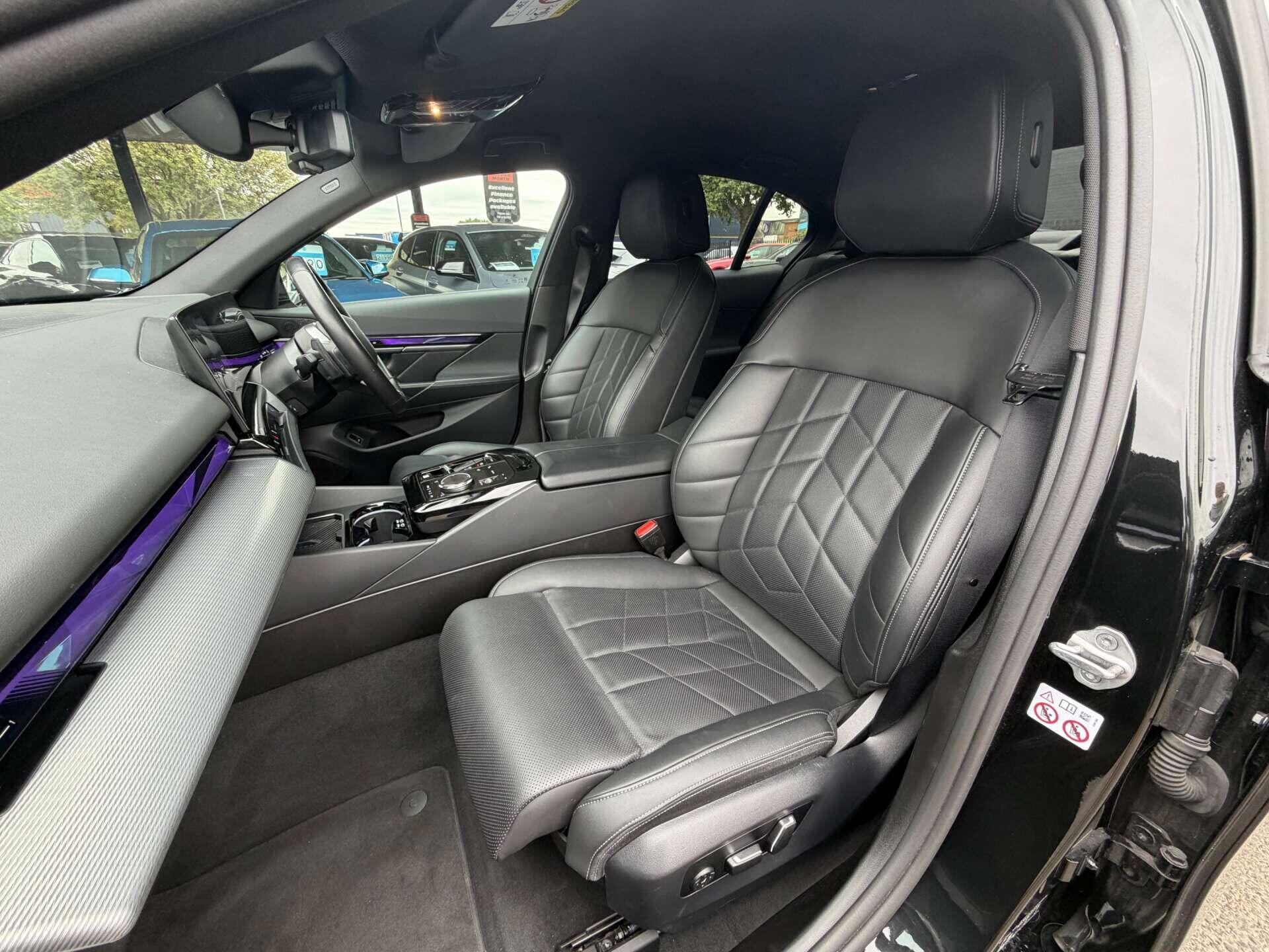 BMW 5 Series view 5