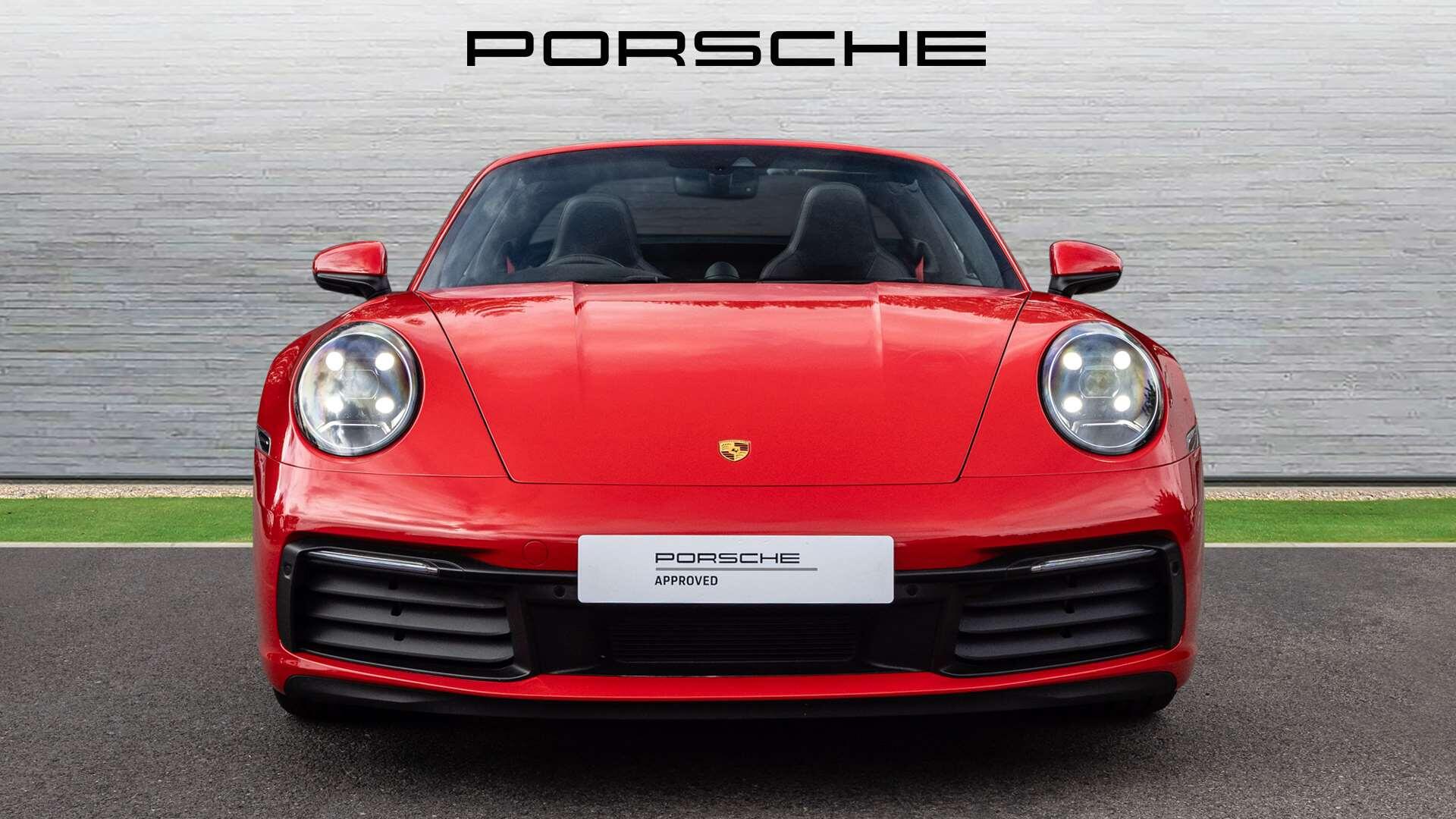 Porsche 911 view 11