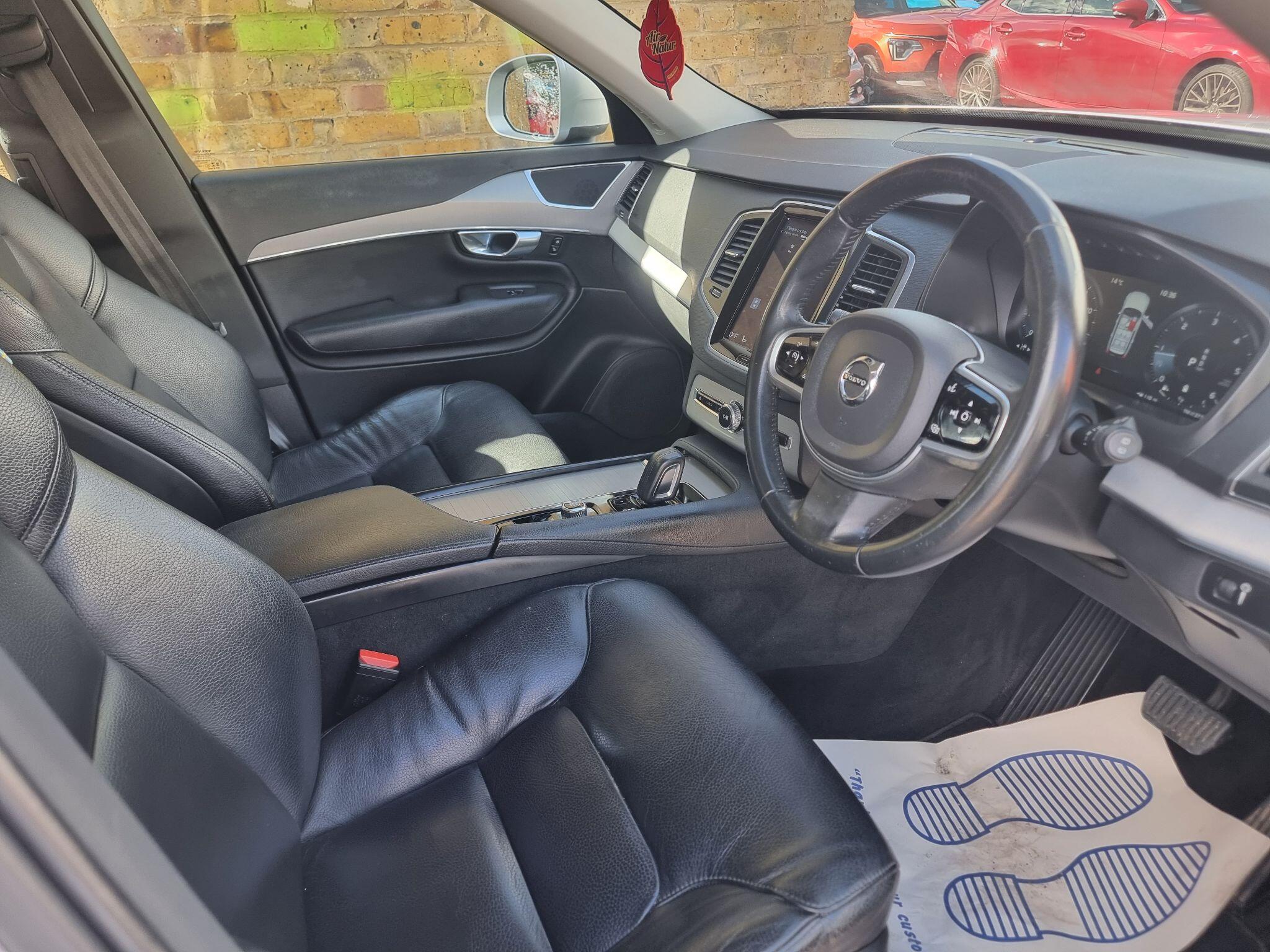 Volvo XC90 view 30