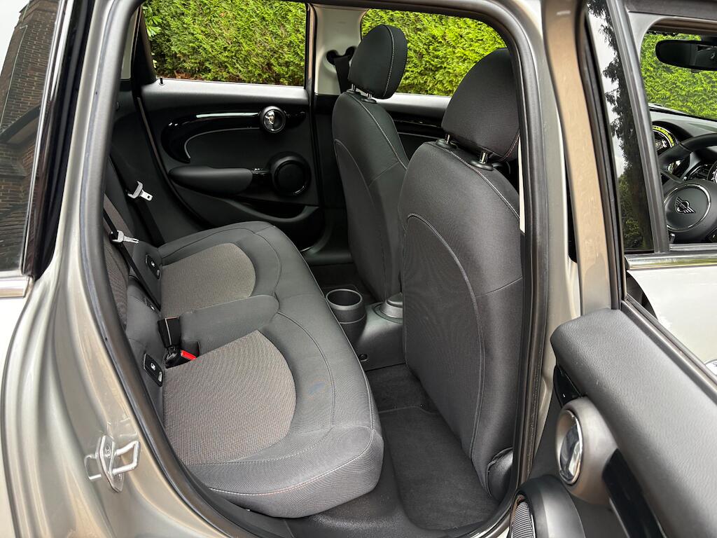 Mini Hatch view 12