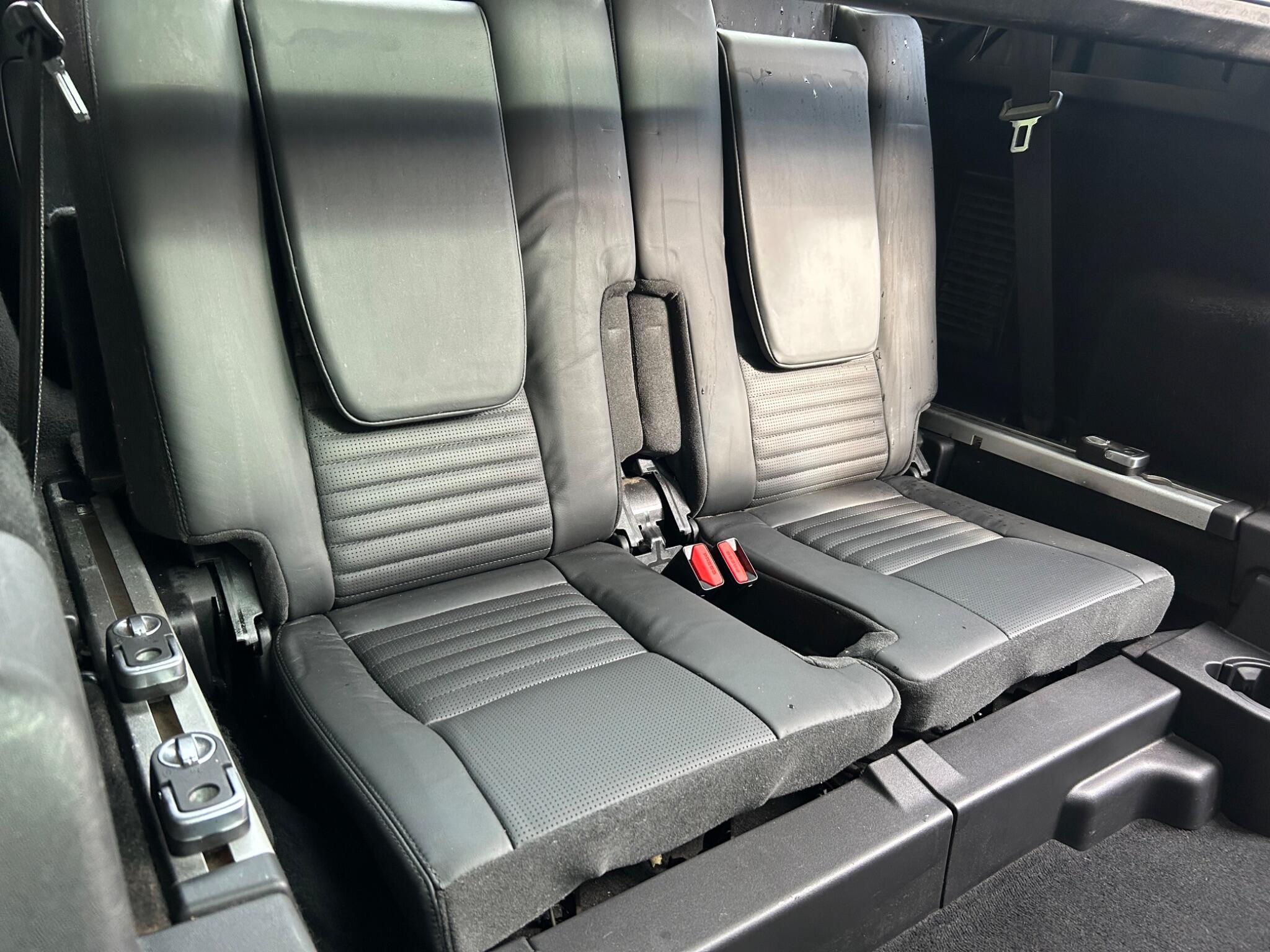 Land Rover Discovery Sport view 29