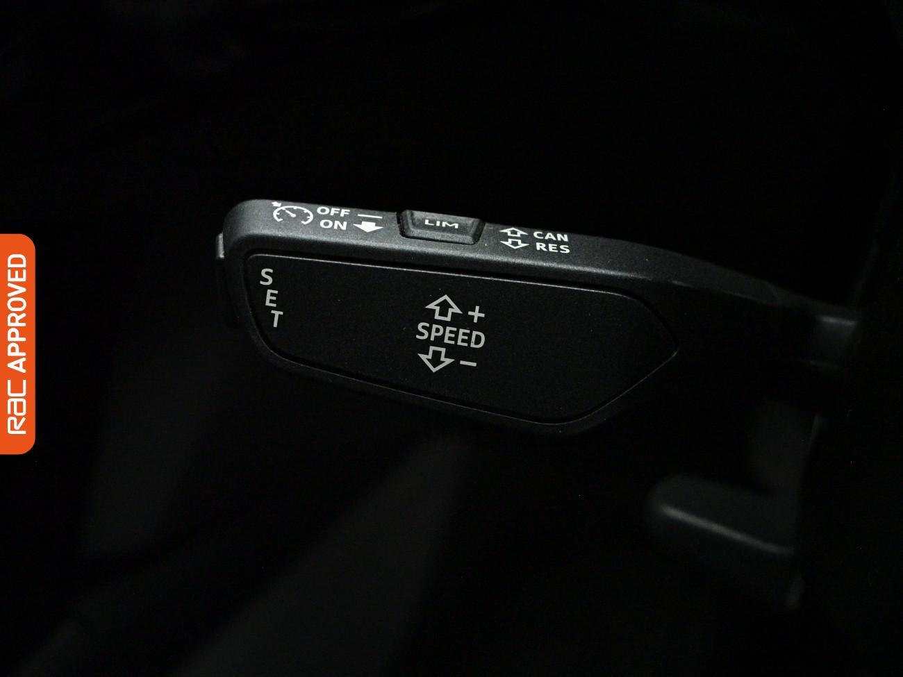 Audi E-Tron view 24