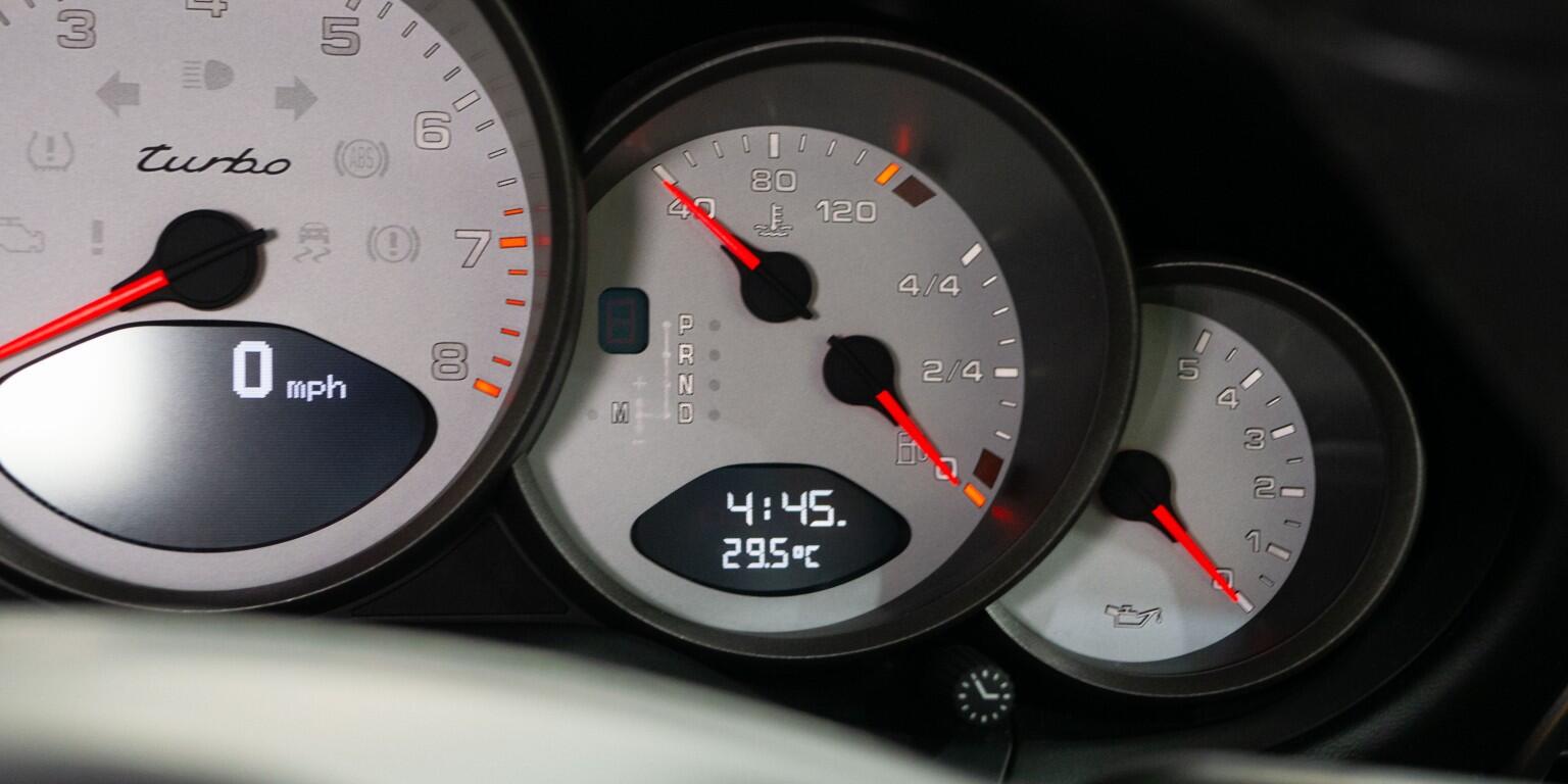 Porsche 911 view 36
