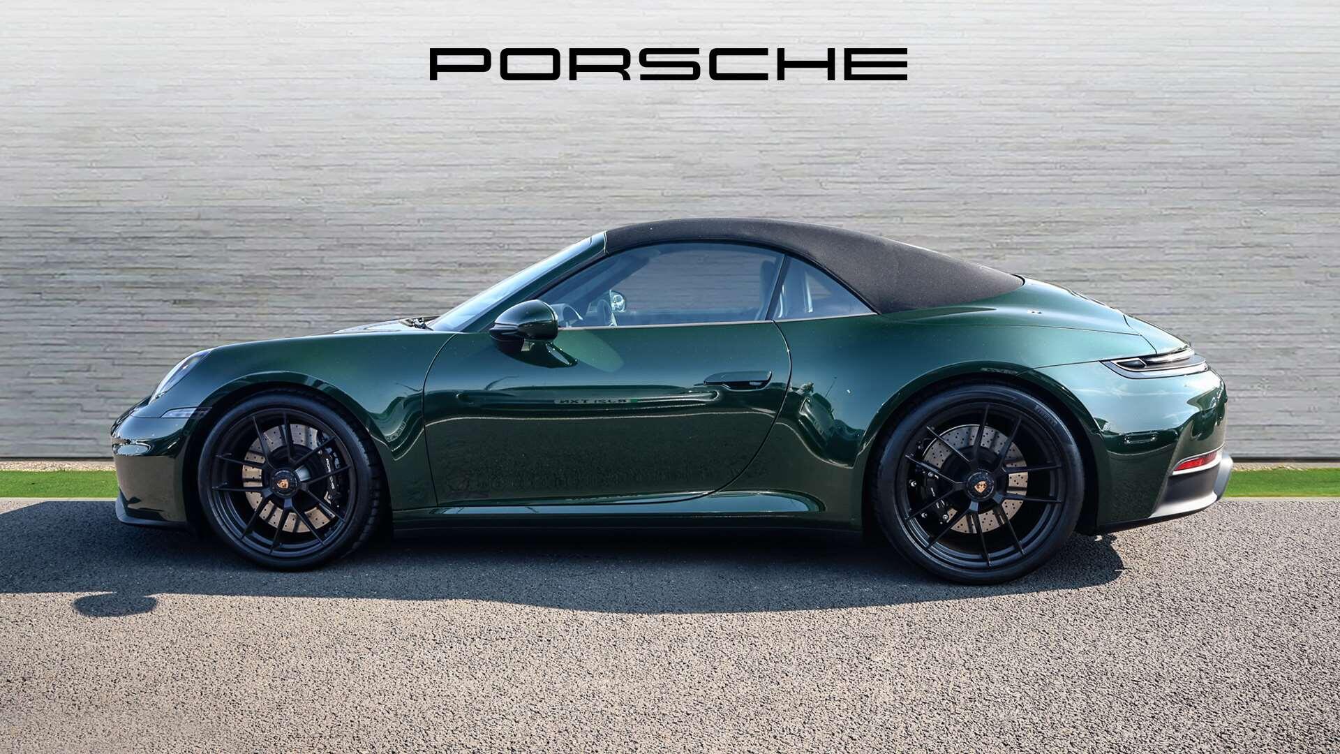 Porsche 911 view 10