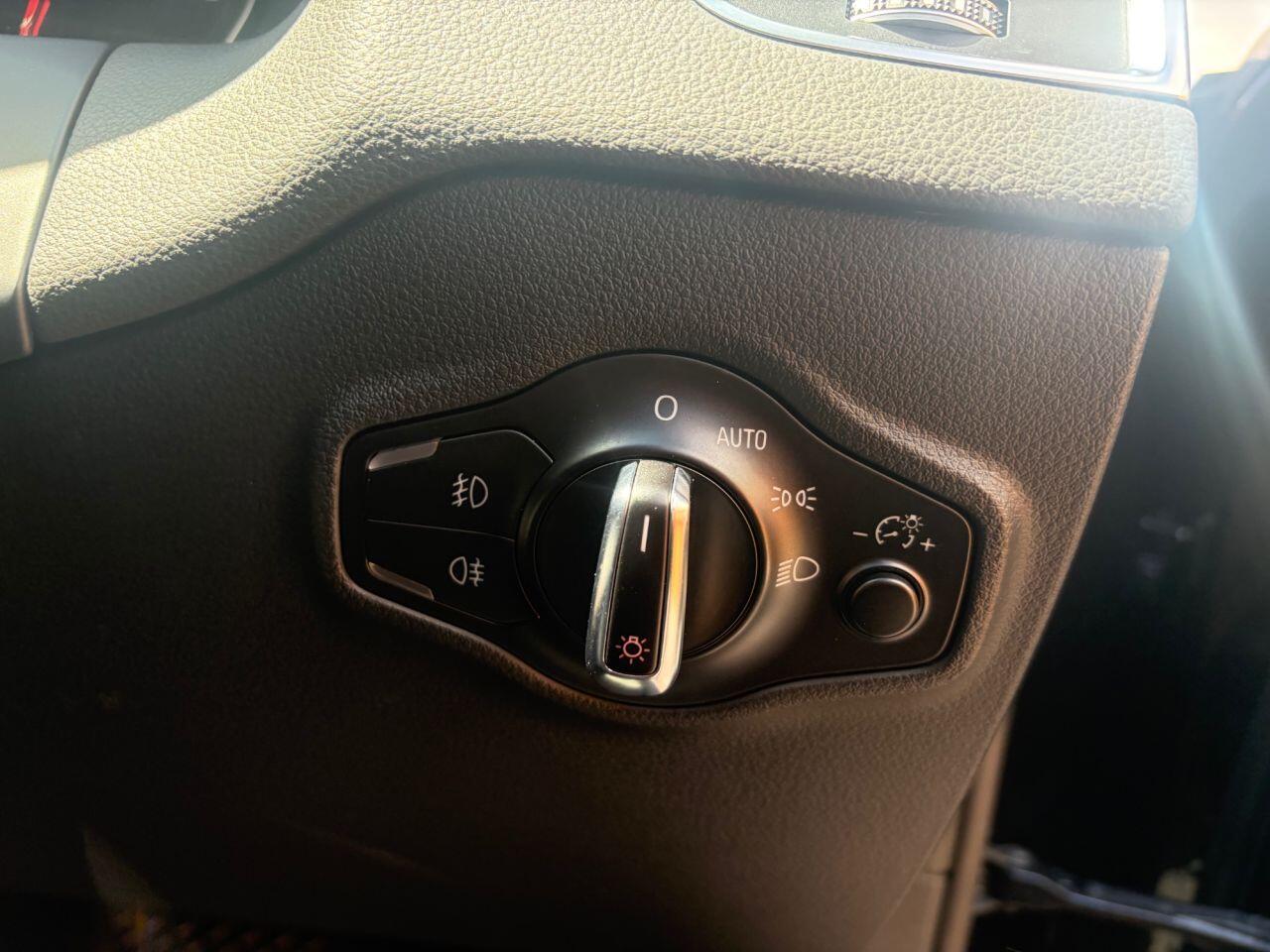 Audi Q5 view 24