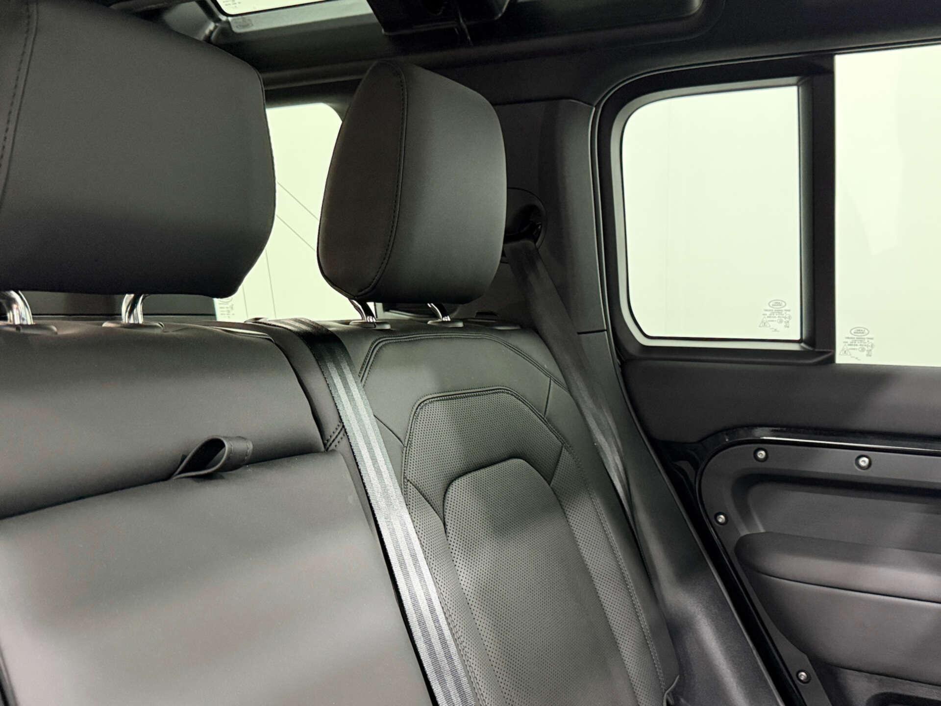 Land Rover Defender view 26