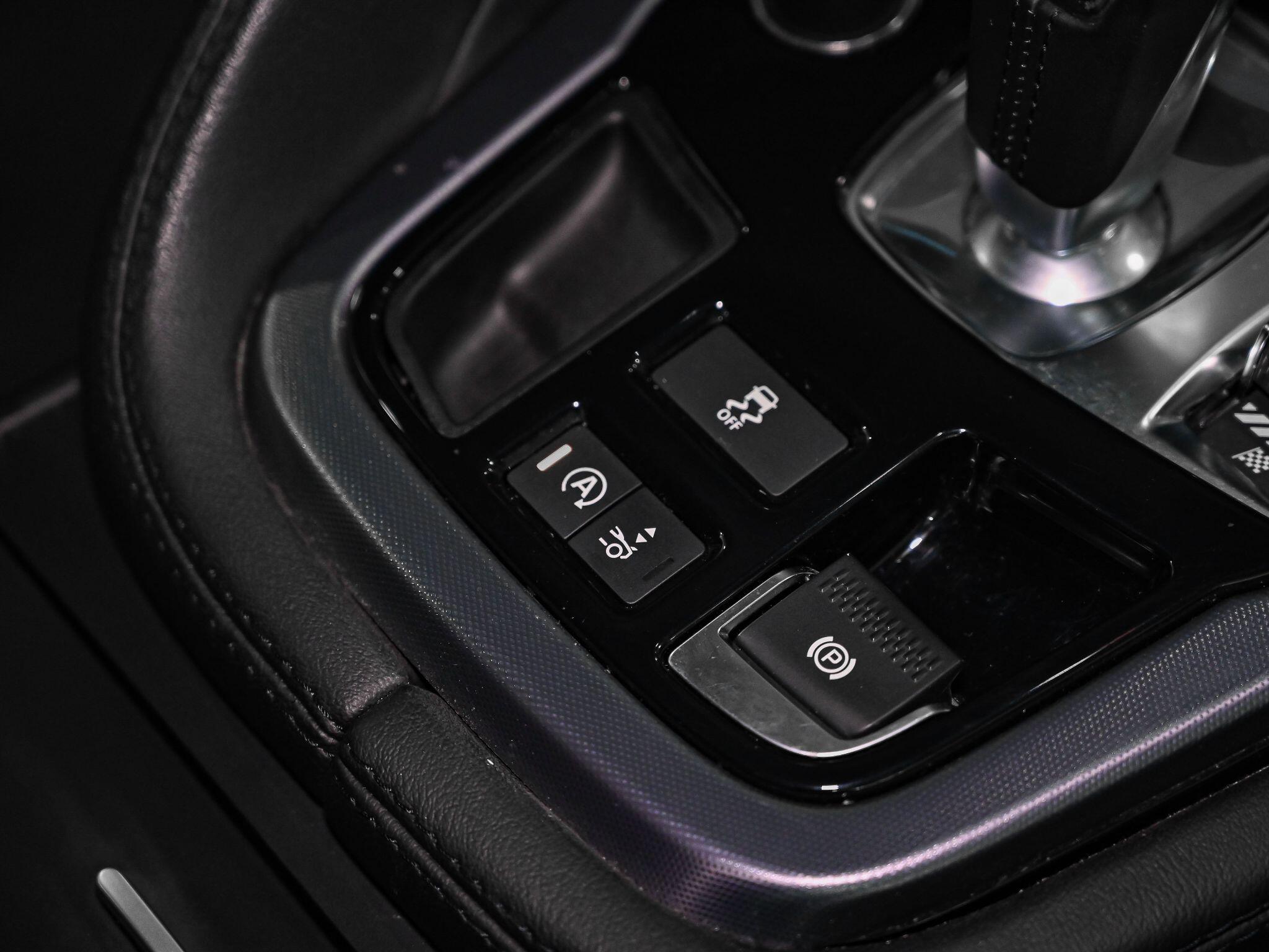Jaguar F-Type view 12