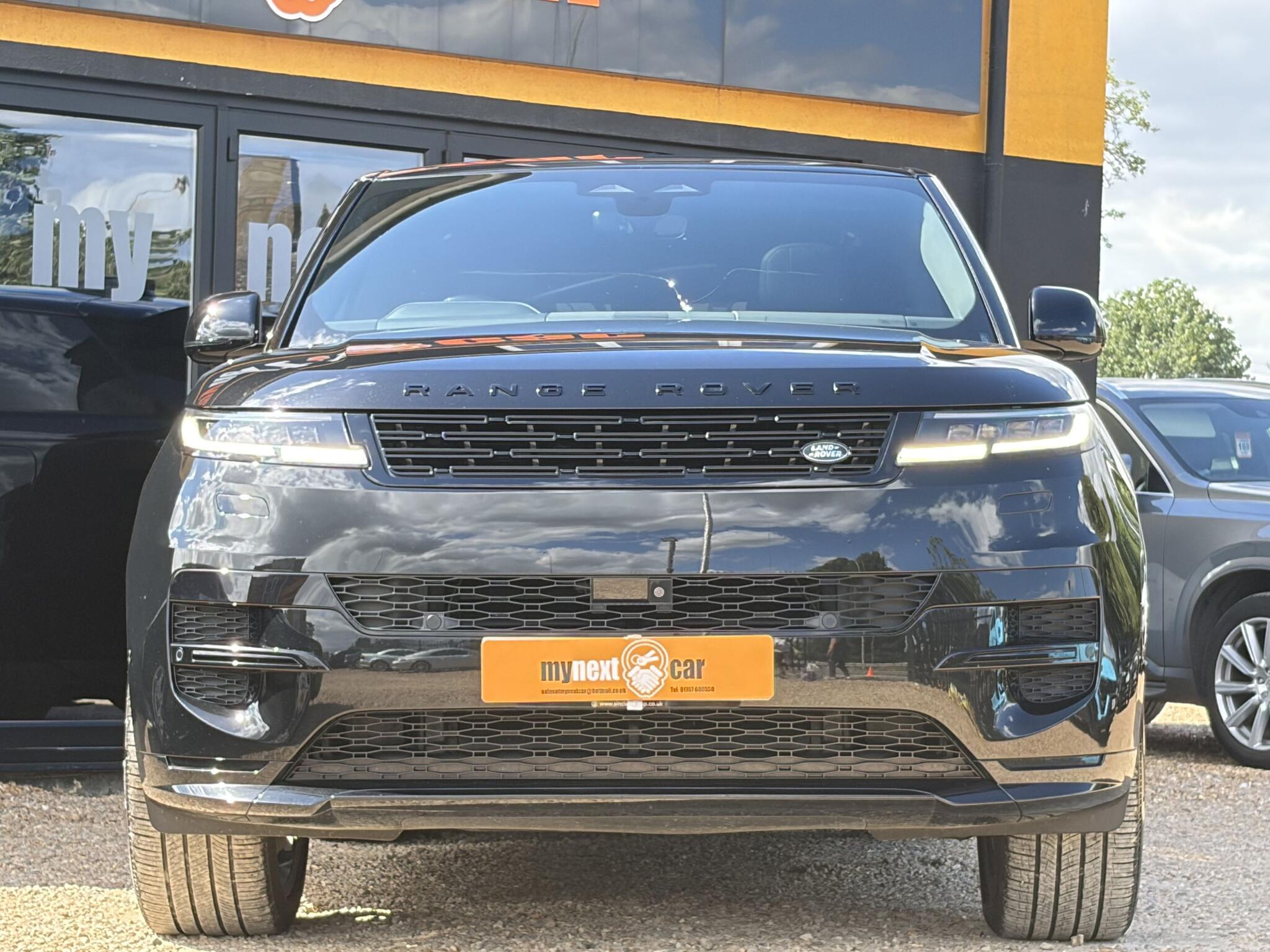 Land Rover Range Rover Sport view 4