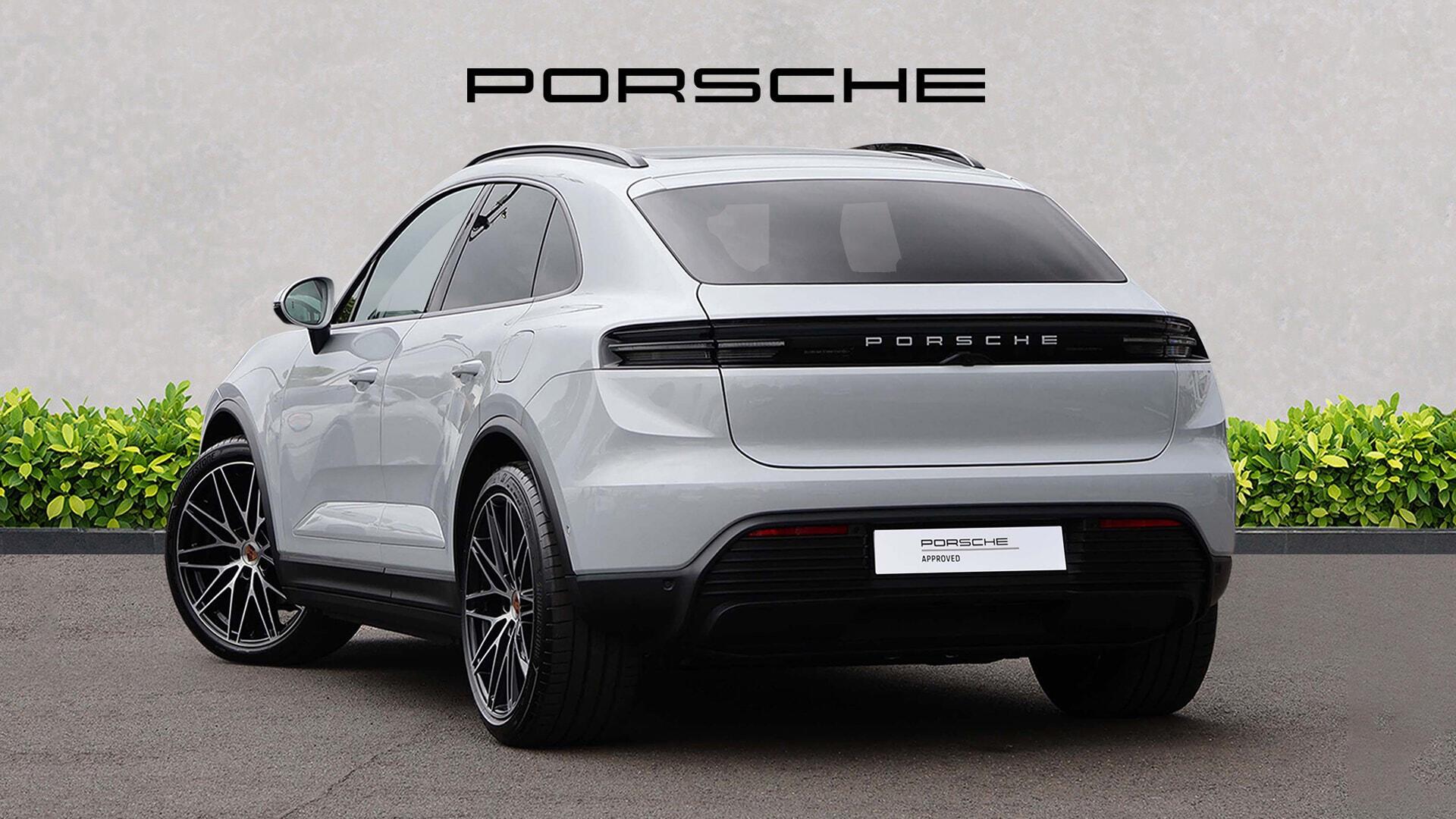 Porsche Macan view 2
