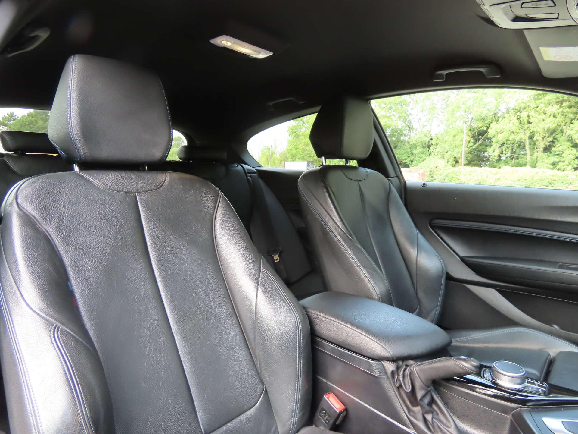 BMW 1 Series view 9