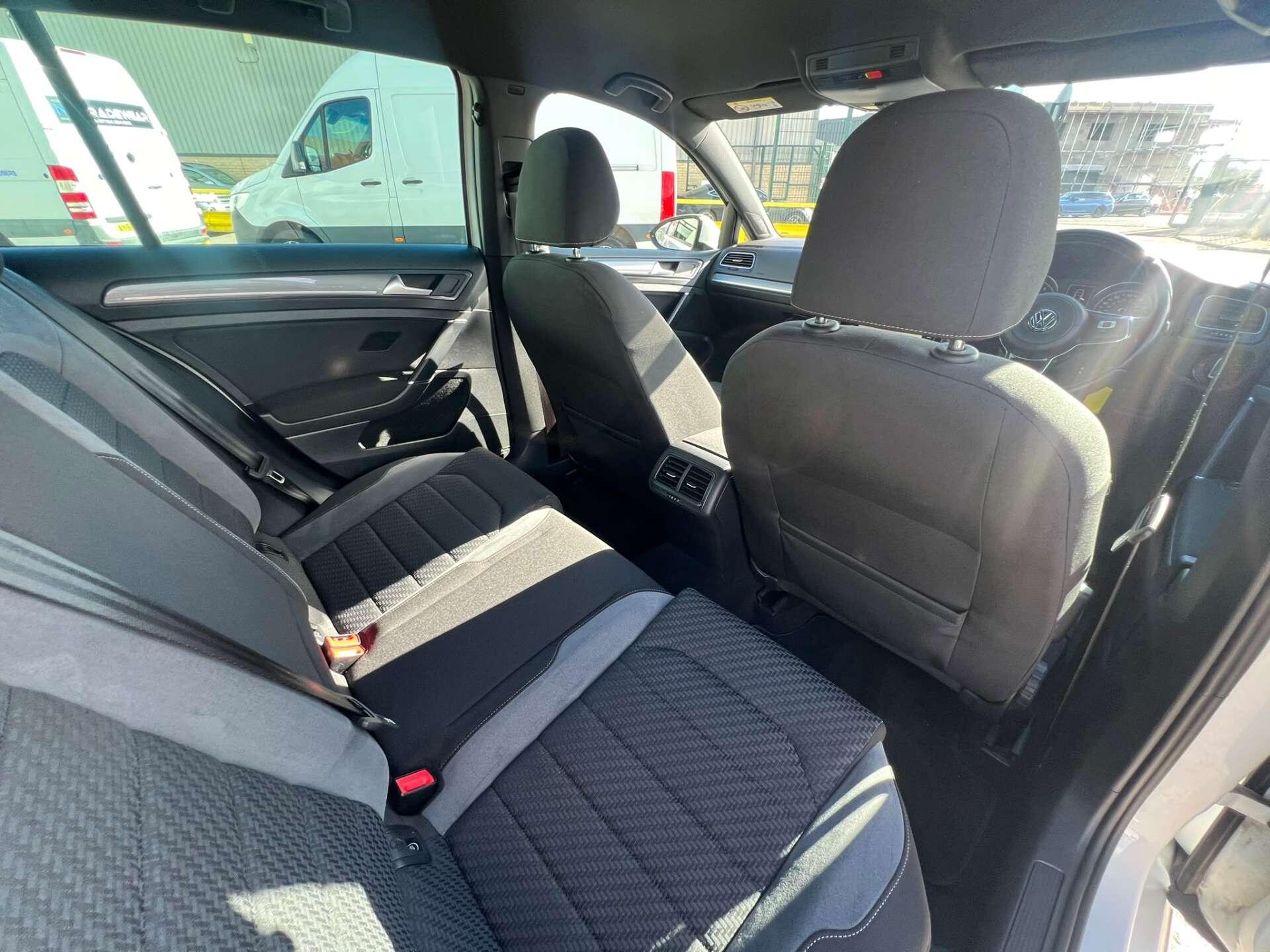 Volkswagen Golf view 31