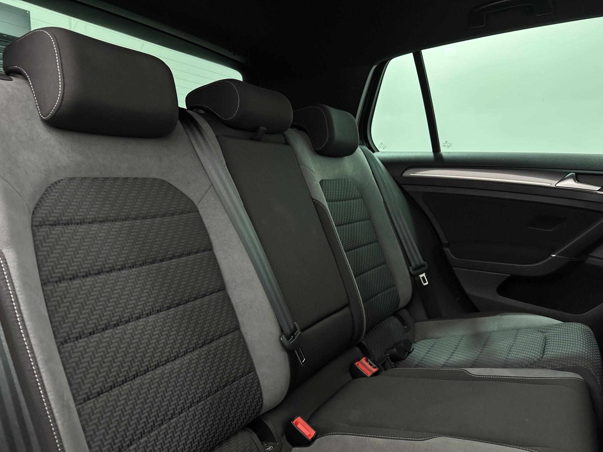 Volkswagen Golf view 43