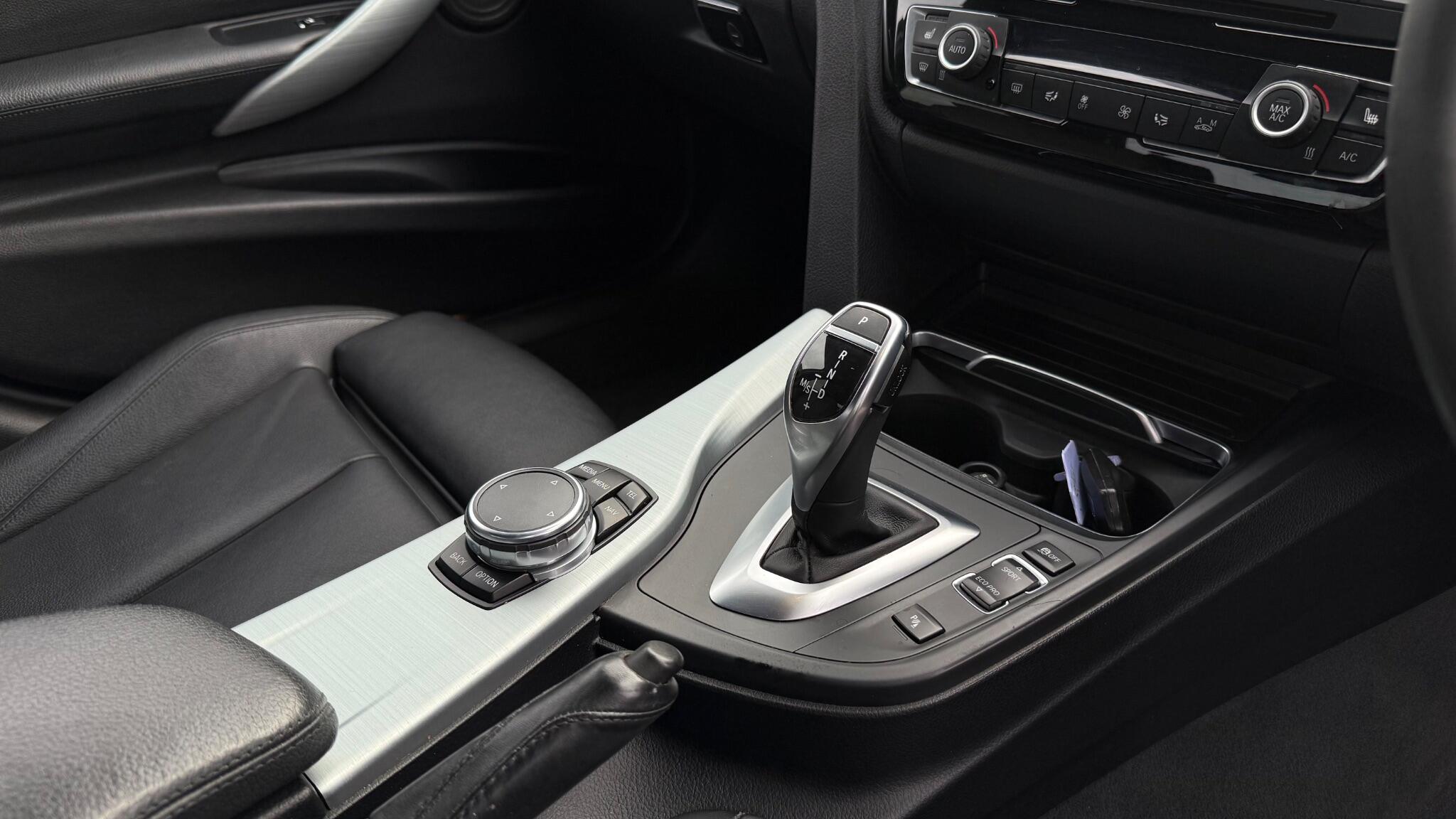 BMW 3 Series view 22