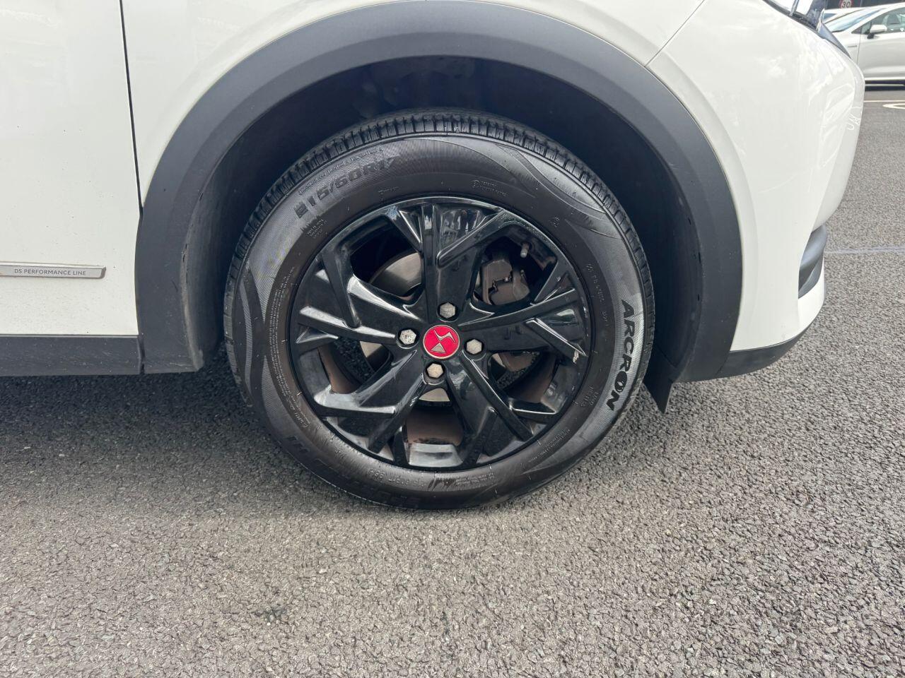 DS Automobiles DS 3 Crossback view 18